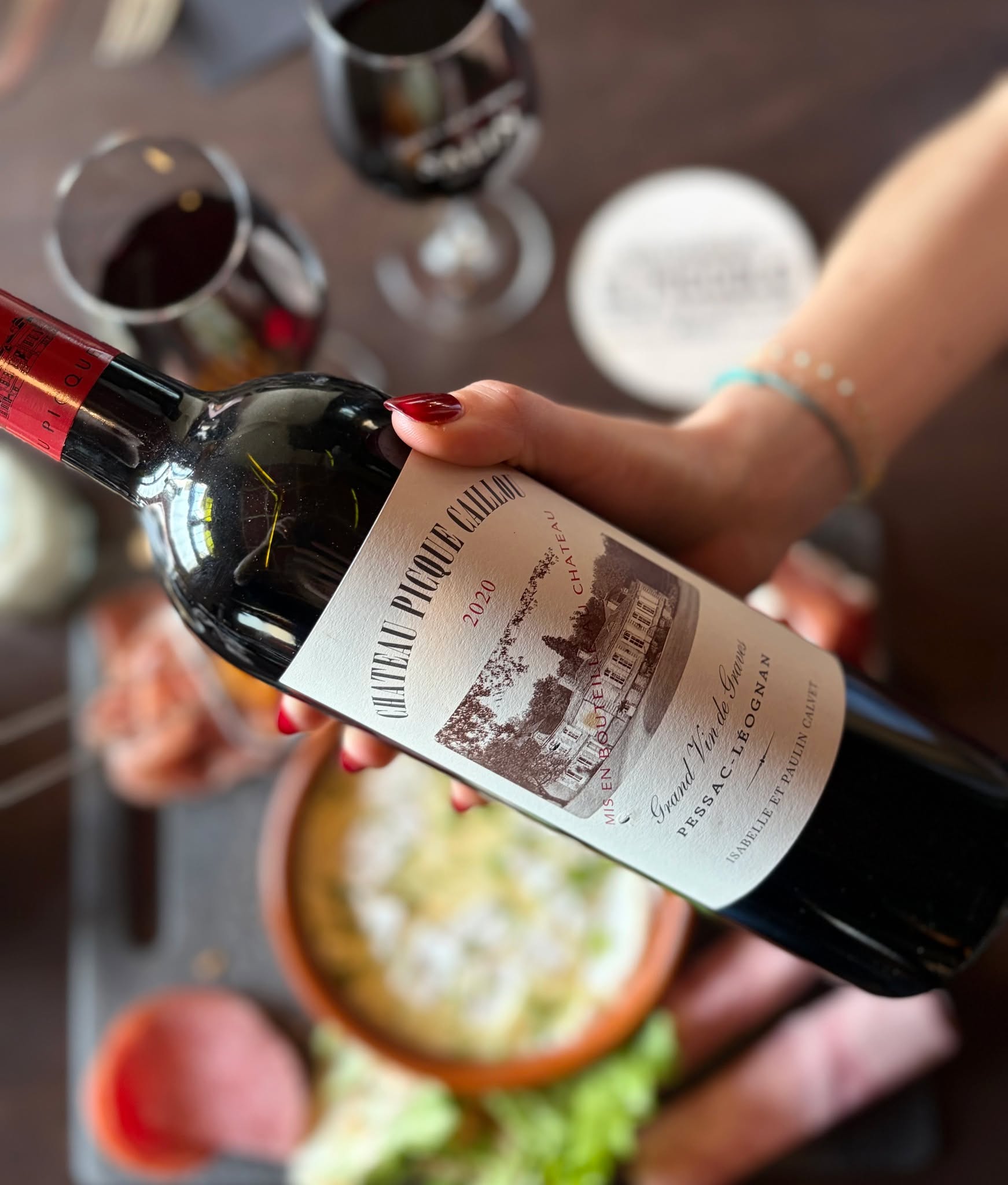 🍷 L’élégance dans chaque verre.
Château Pique Caillou 2020, Pessac-Léognan : fruit, finesse, équilibre. Un vin élégant, facile à aimer, à découvrir dès maintenant au restaurant Le Piccolo.
Vous venez le goûter quand ?
🍽 Cuisine familiale
📍 434 Rte de Toulouse, Bègles
⏱ Ouvert du mardi au vendredi midi et soir
le samedi uniquement le midi
L’abus d’alcool est dangereux pour la santé. À consommer avec modération.
#Bordeauxmaville
#Begles #quoifaireabordeaux
#bordeauxfood #bordeauxtopfood
#bordeauxresto
#bonnesadressebordeaux
#oumangerbordeaux
#Piccolo #piccolorestaurant