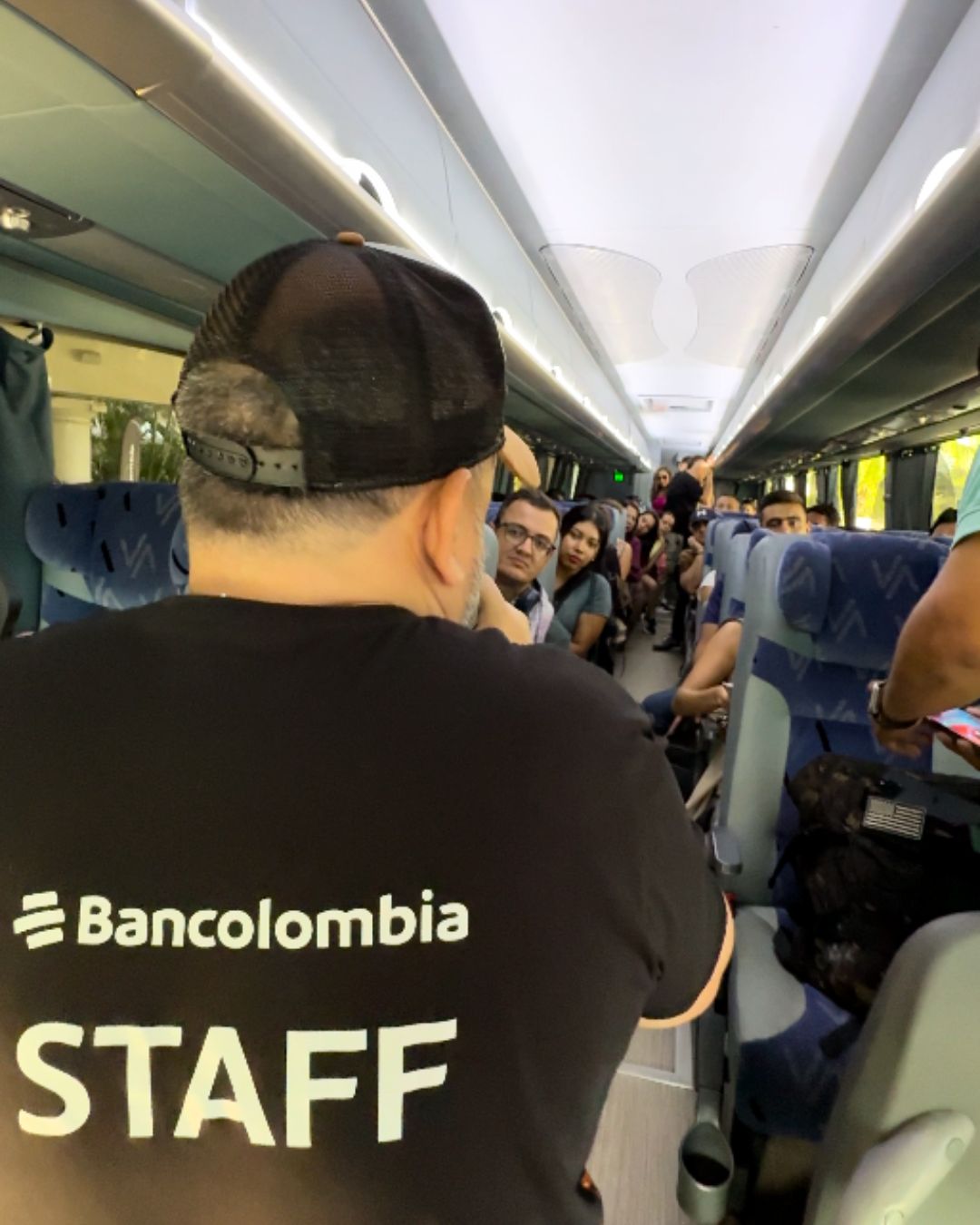 Así comienzan las grandes experiencias.
Desde la llegada del grupo, el equipo de BONVO DMC está listo para recibir, coordinar, dar instrucciones y asegurar que cada detalle fluya desde el primer momento.
Y para los VIPs… una cálida bienvenida que hace la diferencia.
Porque detrás de cada gran evento, hay un equipo haciendo que todo suceda.
#BONVODMC
#Bancolombia #SerEjemplo2026 #DMC #EventosCorporativos #HospitalityDesk