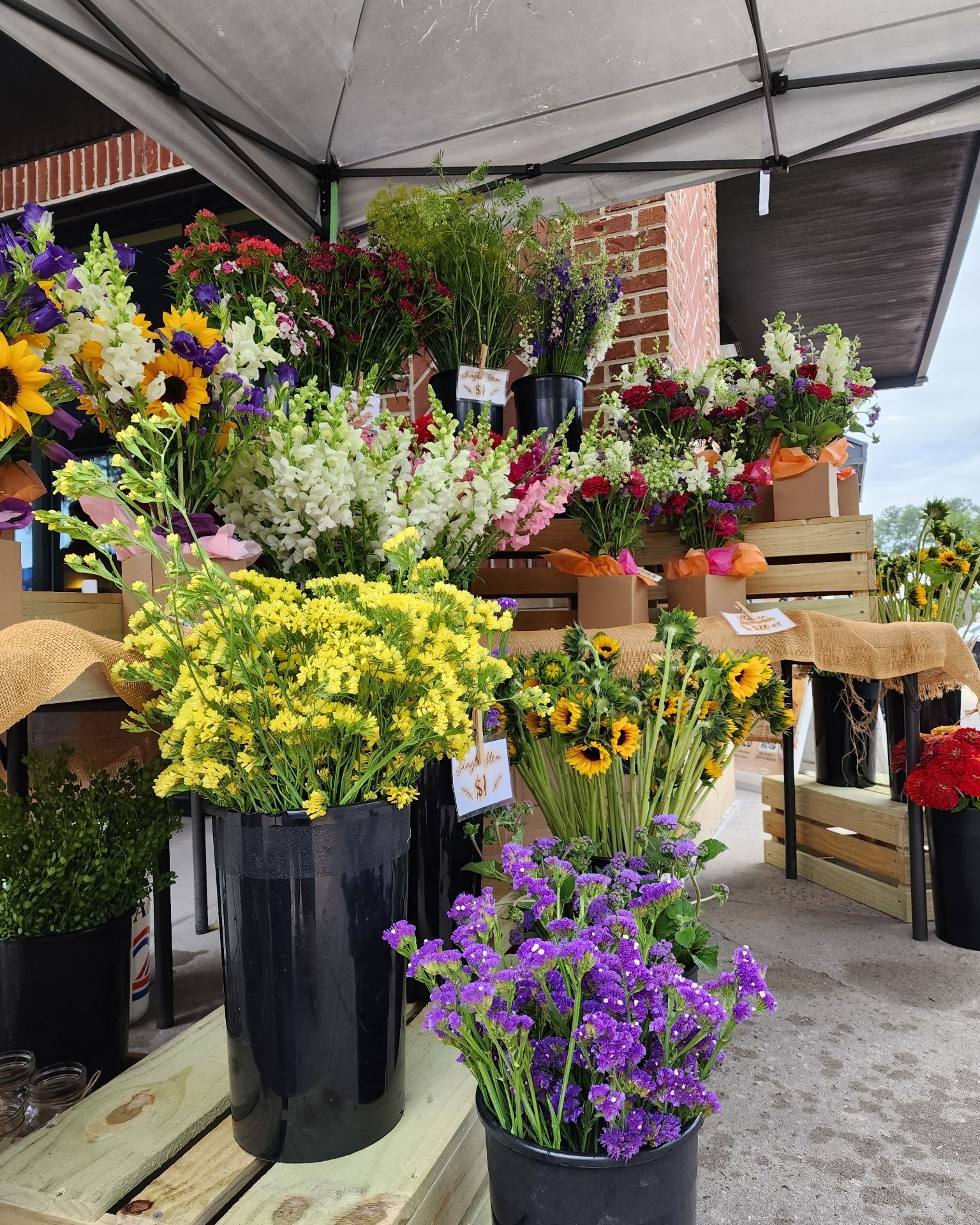 Stop on by for some Mother's Day flowers. We are at Eggs Up Grill (Market at Cane Bay) until 1 today or sold out.
Tomorrow we will be at:
Eggs Up Grill (Market at Cane Bay) from 8-1.
Twisted Sugar (Summerville) from 10 -1.
Have a great and relaxing Mother's Day Weekend.
@eug_charleston
#twistedsugarsummerville