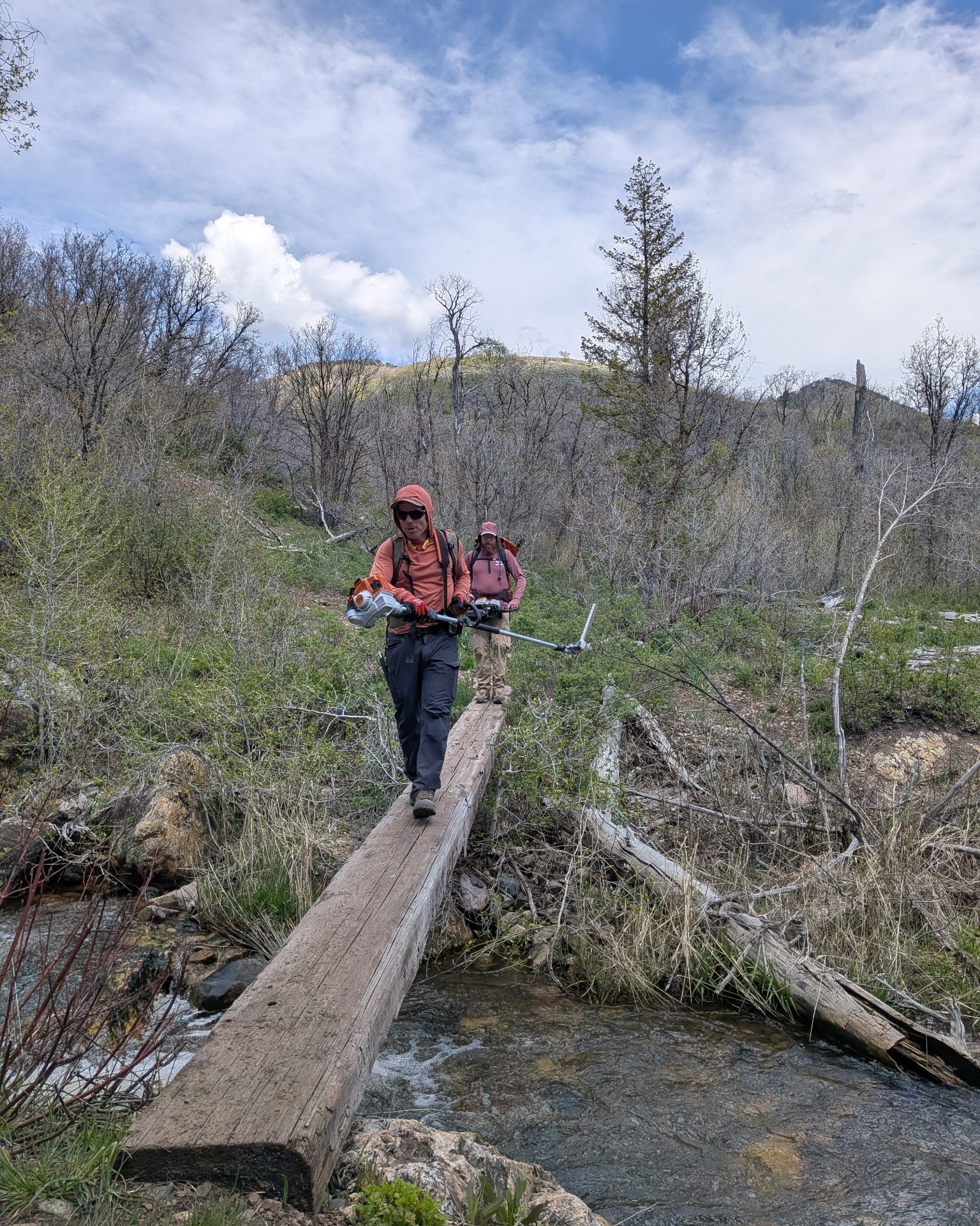 🌿 Trail crew was out today giving some love to two of North Fork's hidden gems — Scrub Oak and Park View Trails! If you're looking to escape the crowds and soak in some beautiful scenery, these are your trails. Access them from North River Road and go enjoy! 🥾
https://www.trailforks.com/trails/scrub-oak-trail-801808/
Meanwhile, the rest of the crew is hard at work on Canyon Rim. The new 1.8-mile loop is shaping up to be an incredible addition to the existing trail — we can't wait for you all to ride it! 🚵 Just a heads up: Canyon Rim still needs a little more time to dry out before it's ready for tires, so sit tight and we'll let you know when it's good to go!
Thanks to everyone who makes this work possible. See you out there! 💪
