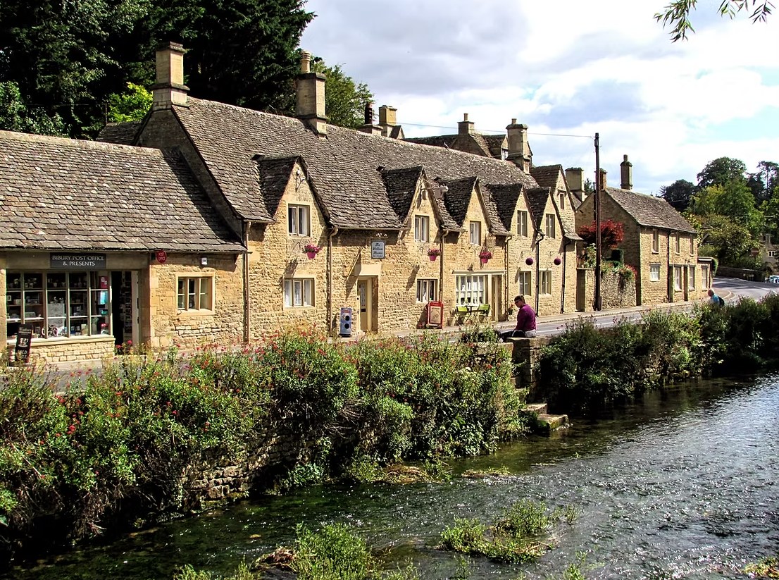 For many people, travelling abroad this summer may not be possible or appealing, making a UK staycation in the Cotswolds an increasingly popular choice. The good news? Staying closer to home doesn’t mean compromising on luxury. Why not book a Private Chef for your Cotswolds holiday this summer.
#cotswoldschef #personalchef #privatechef