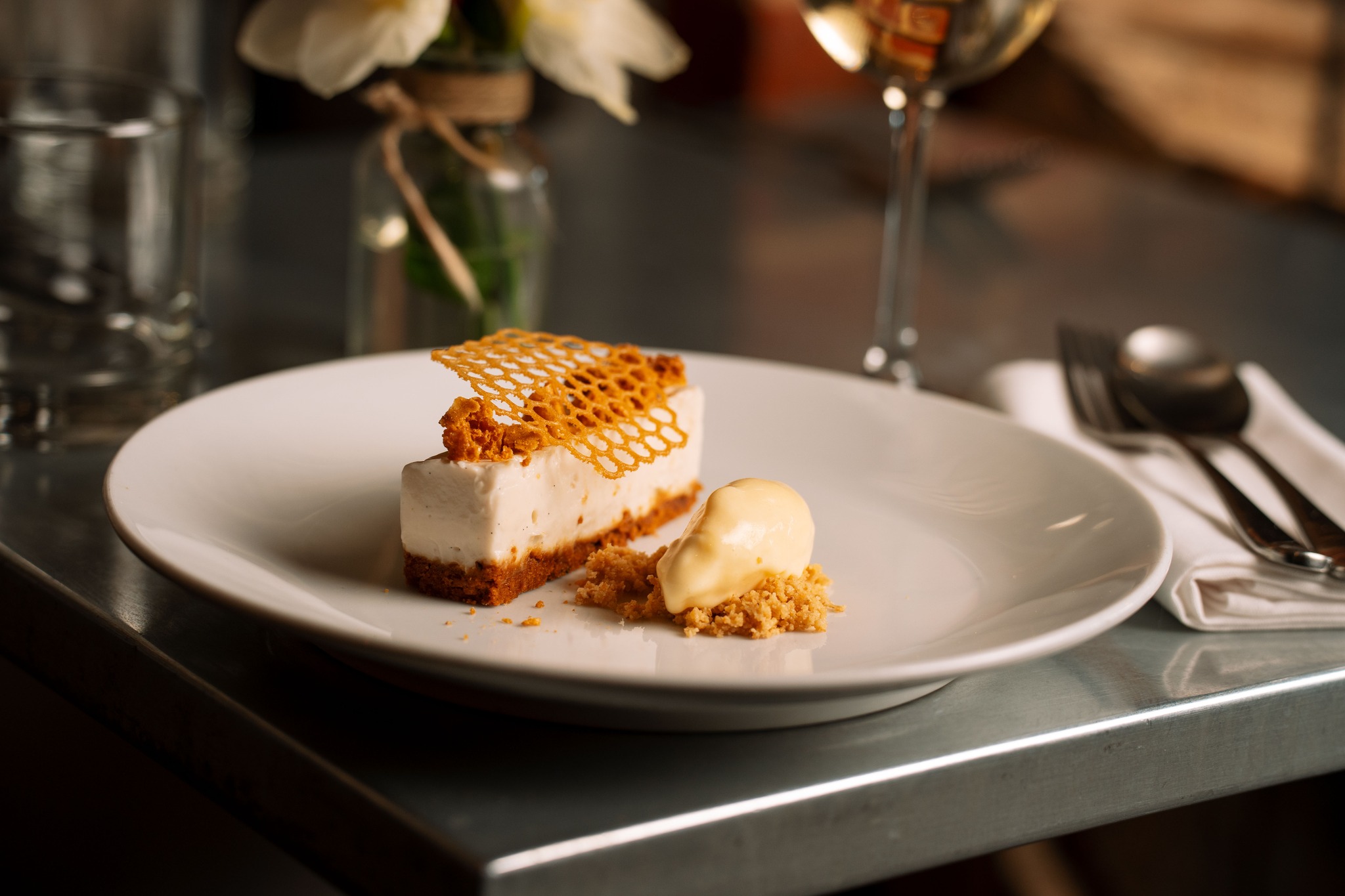 Banana Cheesecake (ve) with honeycomb
Plant-based and indulgent.
A dessert that doesn’t feel like a compromise.
#thedogatwingham #top50gastropubs #springmenu