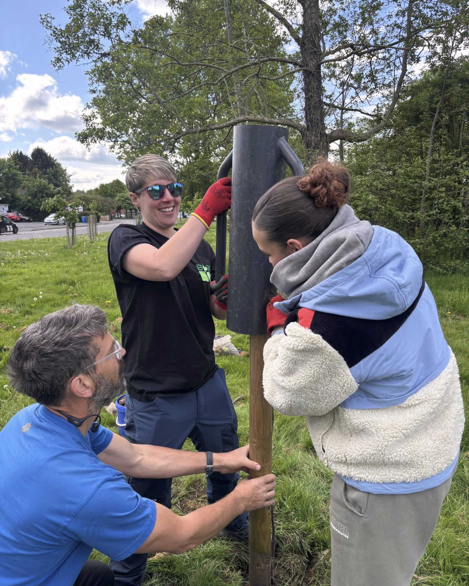 We slipped another apple tree into #ReasideForestGarden in #BalsallHeath whilst we were down there working this week. This forest garden is flourishing thanks to all the team work!
@tnlcommunityfund @westonfdn @bosfonline