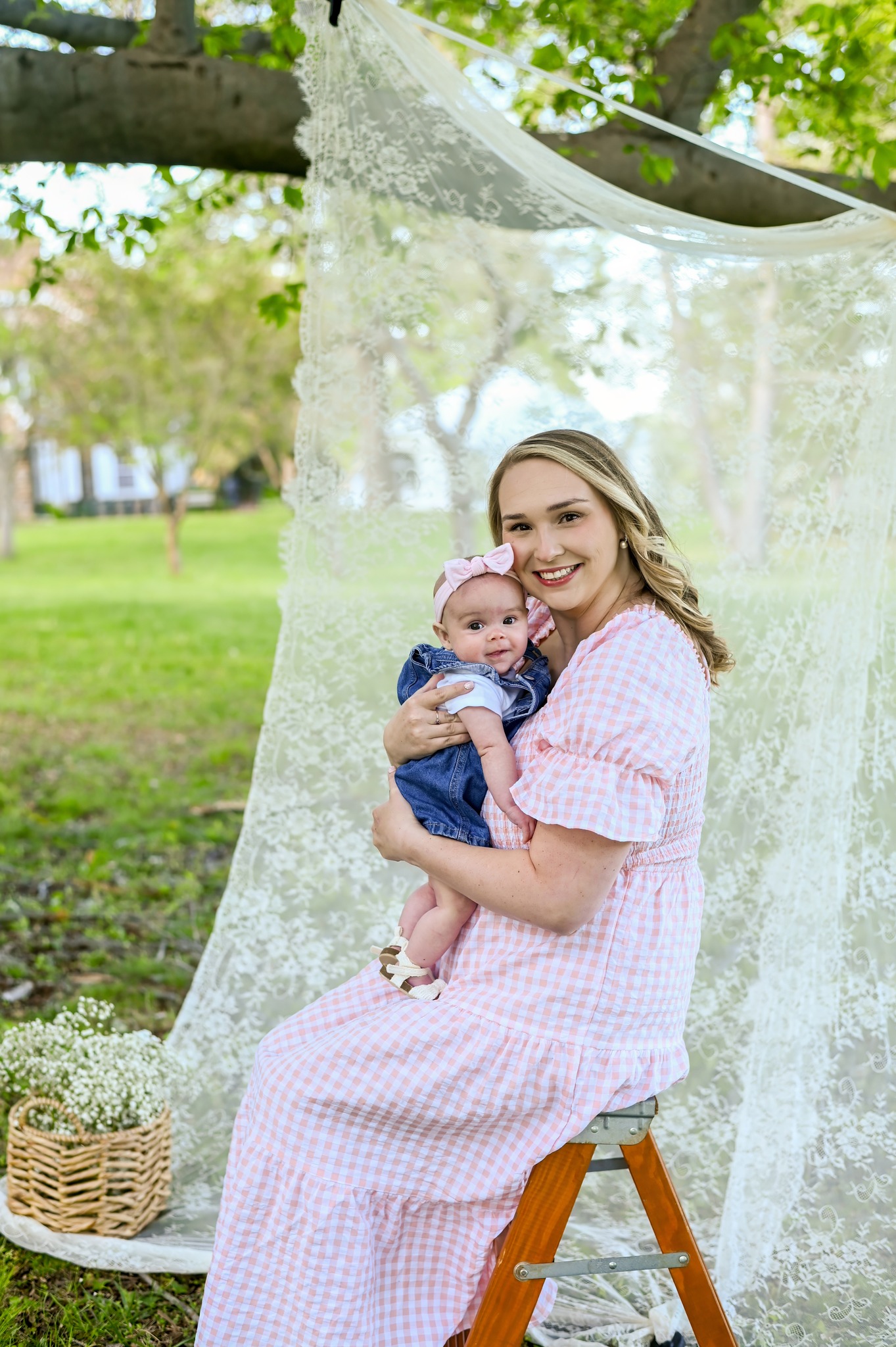 Kicking off Mommy & Me minis with the sweetest mama + baby girl duo 🥹🤍
If this is how we’re starting… I already know I’m not ready for the rest 😭✨