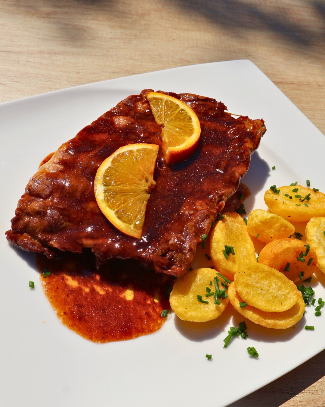🍽️ Rodeados de naturaleza y con espacio de sobra.
El plan perfecto para venir con amigos o en familia este fin de semana. Disfruta de nuestro menú completo para comer, con pan, agua y una copa de vino o cerveza incluidos. 💚
👉 Reserva tu mesa y ven a disfrutarlo este fin de semana.
🍽️ Envoltat de natura i amb espai per a tothom.
El pla ideal per venir amb amics o família aquest cap de setmana. Gaudeix del nostre menú complet de migdia, amb pa, aigua i una copa de vi o cervesa inclosos. 💚
👉 Reserva la teva taula i vine a gaudir-ho aquest cap de setmana!
🍽️ Surrounded by nature and plenty of space.
The perfect weekend plan with friends or family. Enjoy our full lunch menu, including bread, water and a glass of wine or beer. 💚
👉 Book your table and enjoy it this weekend!
#INOUTHostel #RestaurantINOUT #WeekendPlan #BarcelonaFood #NatureLovers #FamilyFriendly