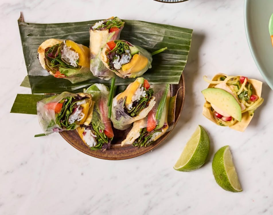 Spring is well under way and so are our cravings for fresh, crunchy textures! 🫑 Our summer rolls are the perfect starter that packs a flavour punch and hits all the senses 😍 Are you joining us for dinner this evening?