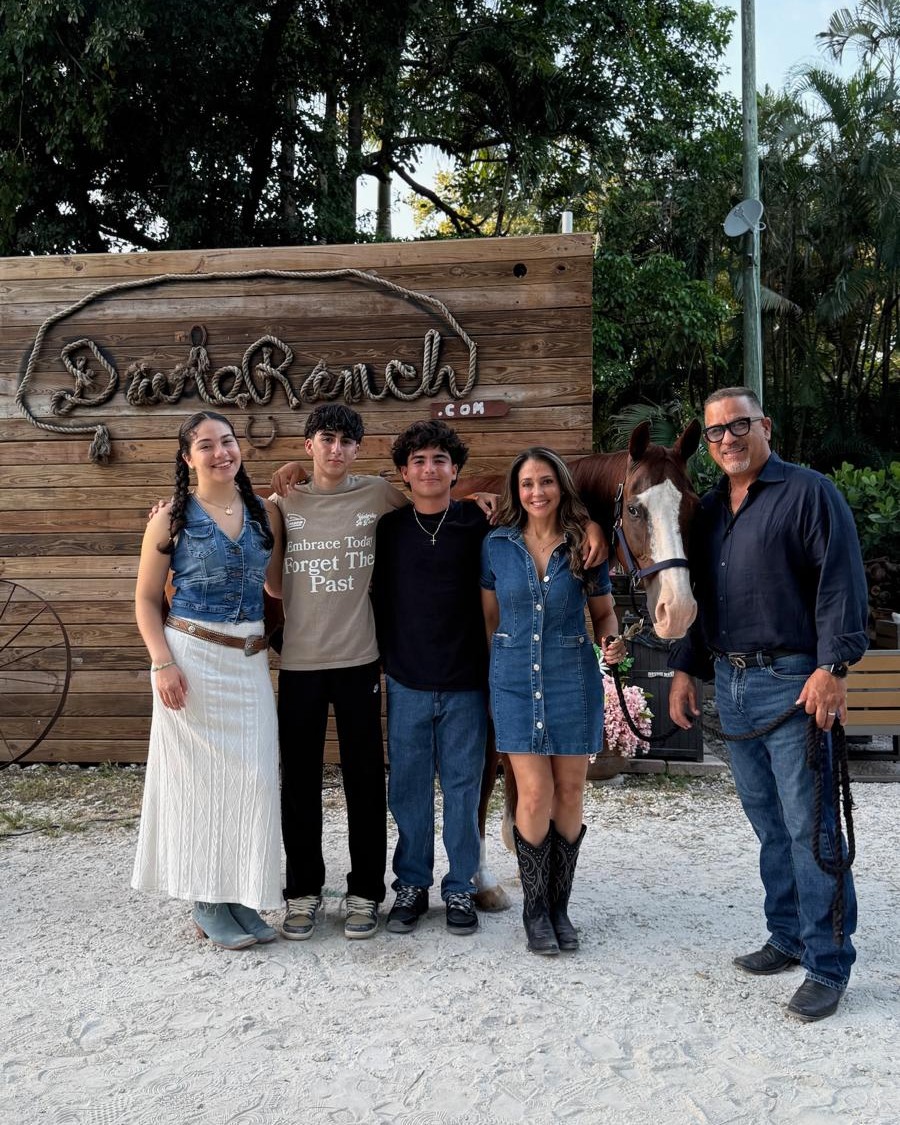 From our ranch family to yours โ wishing all the incredible moms a Motherโs Day filled with love, laughter & a little extra sunshine.
Happy Mother's Day ๐
#davieranch #mothersday