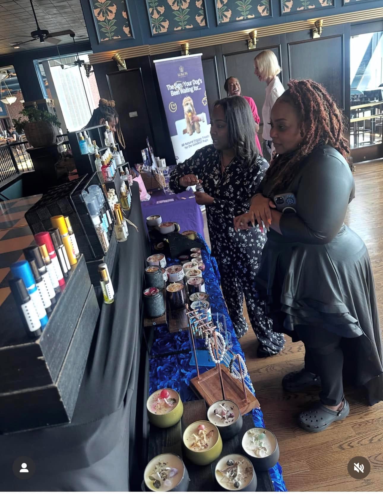 The Application for Navy Pier Small Business Program is now open until June 1st gone head and apply it’s worth it 🥰✨