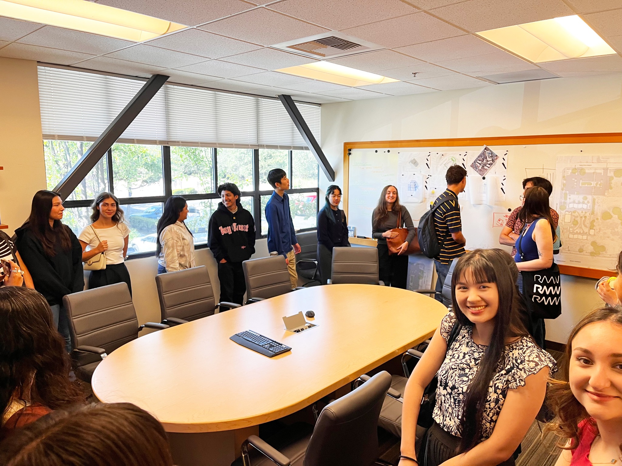 Last week, we had the pleasure of hosting students from @aias.sacramento and @iida.sacstate at our office for a team meet-and-greet, office tour, and lunch! It was great sharing more about JKAE, our projects, and what makes our firm unique while connecting with the next generation of designers and industry professionals!
#JKAEDesign #AIA #ArchitectureStudents #FutureDesigners