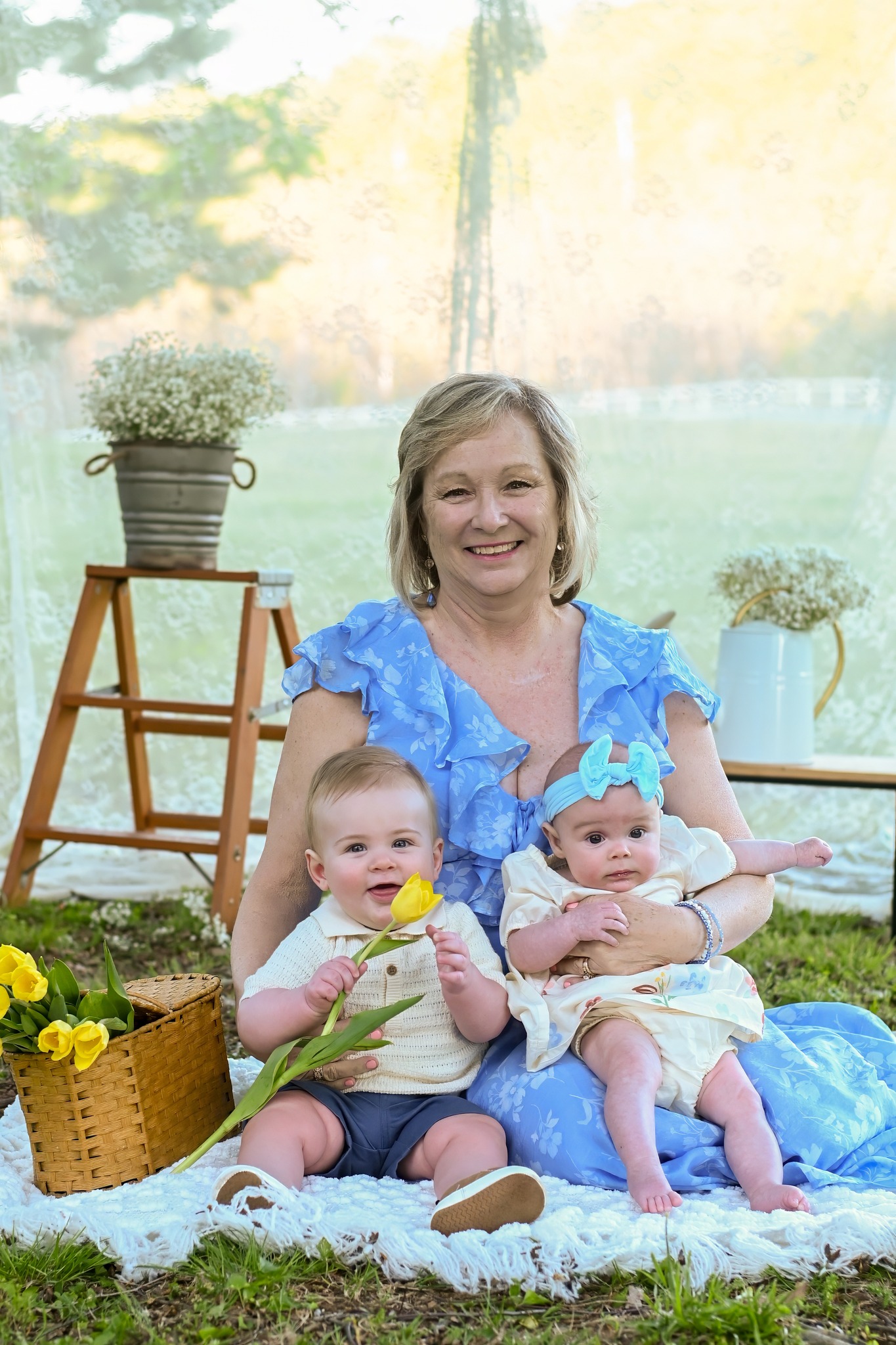 Grandma snuggles, baby giggles, and memories these little ones will cherish forever. 🥹💙
Just a little sneak peek of this beautiful family Session🤍📸