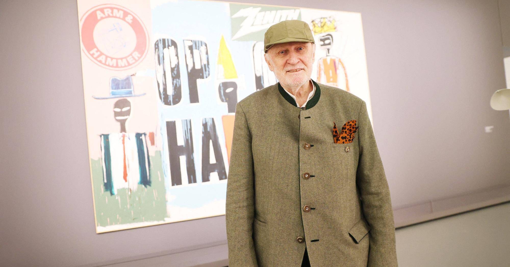 We were saddened to hear that Bruno Bischofberger has recently passed away. Born in Zurich in 1940, he was one of the most influential gallery owners of the 20th and 21st centuries, playing a decisive role in the international dissemination of Pop Art and later Neo-Expressionism.
After studying art history at the University of Zurich, he opened his gallery in the early 1960s. Very early on, he championed the American and European avant-garde—still largely unrecognized at the time. In 1965, he organized one of the first Pop Art exhibitions in Europe, featuring works by Andy Warhol, Roy Lichtenstein, Robert Rauschenberg, Tom Wesselmann, and Jasper Johns. In the 1970s, he exhibited major figures of Minimal, Conceptual, and Land Art, such as Sol LeWitt, Donald Judd, Dan Flavin, Bruce Nauman, and Joseph Kosuth, while also taking an interest in French Nouveau Réalisme through the works of Yves Klein and Jean Tinguely. And in the 1980s, he supported a new generation of Neo-Expressionist and Neo-Conceptual artists, including Jean-Michel Basquiat, Francesco Clemente, George Condo, Peter Halley, David Salle, and Julian Schnabel.
Bruno Bischofberger had a particularly close relationship with Andy Warhol. After the latter was the victim of an assassination attempt in 1968—a traumatic event that profoundly transformed both the artist and the functioning of the Factory—, Bischofberger encouraged him to develop a systematic practice of commissioned portraits. This helped to revitalize the Factory over the long term and establish Warhol as the official portraitist of the international elite. In 1981, he discovered Basquiat’s work and quickly became his primary gallerist. He also facilitated the meeting between Basquiat and Warhol, followed by their famous collaborations with Francesco Clemente, now considered historic (these were the subject of an exhibition at the Fondation Vuitton in the spring of 2023).
A visionary, Bruno Bischofberger profoundly transformed the contemporary art market, helping to turn it into a globalized world where artists, collectors, institutions, and celebrities engage in dialogue.
#brunobischofberger #contemporaryart @galeriebrunobischofberger