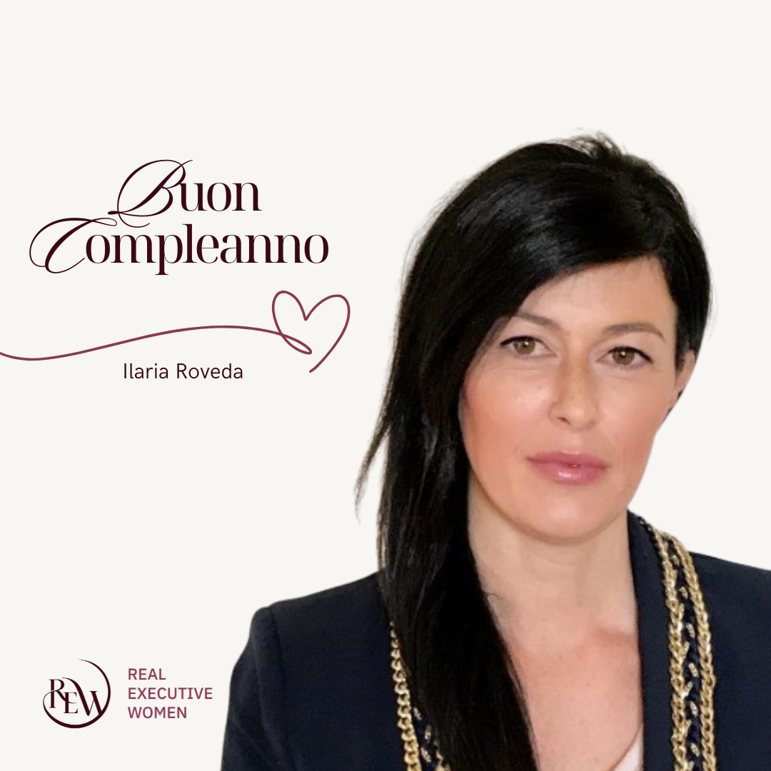 Oggi festeggiamo Ilaria Roveda, una delle socie fondatrici di REW e una presenza che, fin dall’inizio, ha contribuito a dare forma allo spirito della nostra associazione.
Ilaria è gentilezza in tutte le sue forme: Quella delle parole, che sanno creare fiducia; quella dei pensieri, che danno profondità ai rapporti e quella dei gesti che lasciano il segno.
Nel suo percorso professionale nel settore immobiliare, questa qualità si intreccia con la competenza, la serietà e la capacità di relazione.
Tra noi socie porta tanti valori, ma soprattutto quello di chi conosce l’importanza di un sorriso.
Buon compleanno Ilaria, ti auguriamo nuove prospettive, opportunità e tutta la bellezza che nasce da quel tuo modo speciale di essere ❤
