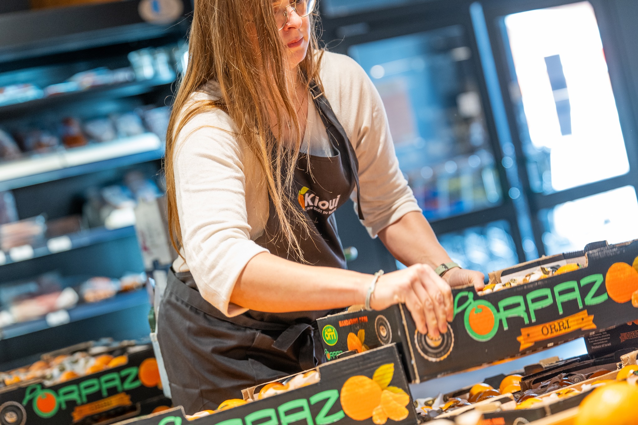 Du choix, oui. Mais surtout… du bon choix.
.
Chez KIOUI, chaque produit est là pour une raison : goût, saison, maturité.
.
On ne remplit pas des étals, on les construit.
.
👉 Passez voir par vous-même.
📍 KIOUI – Arras.
.
.
.
#kioui #kiouiarras #lebongoutdumarche #kiouiprimeurs
#primeur #fruits #legumes #fromages #charcuterie #epiceriefine #madeinfrance #shoplocal #bio #vrac #instagourmand #foodaddict #healthyfood #lifestyle #familygoals #arras #hautsdefrance
.
www.kioui-primeurs.fr