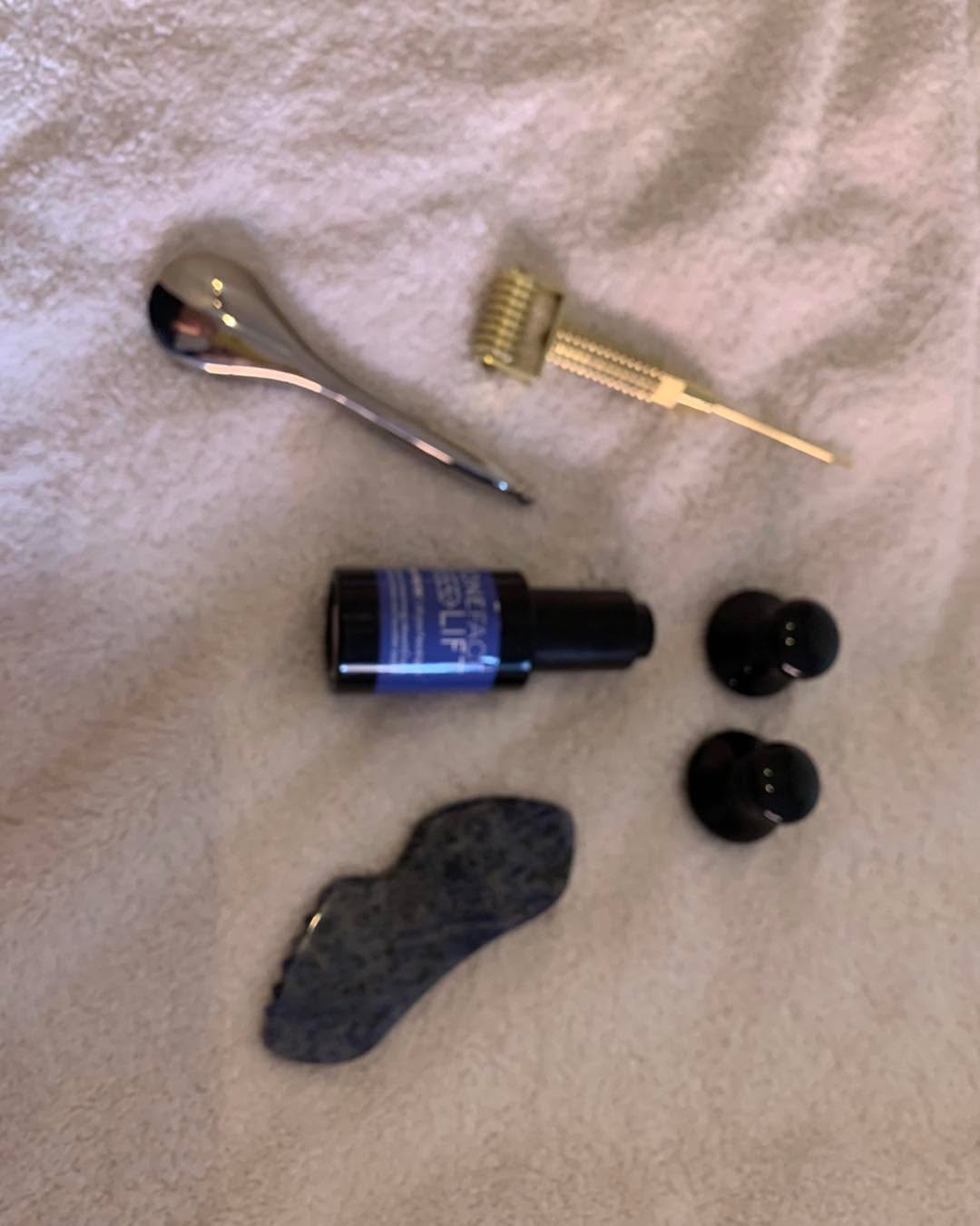 Zone Face Lift today to help a client who has had Bells Palsy 😊
#zfl #zonefacelift #facialreflexology #reflexology #alton #altonhampshire #hampshire #purealton