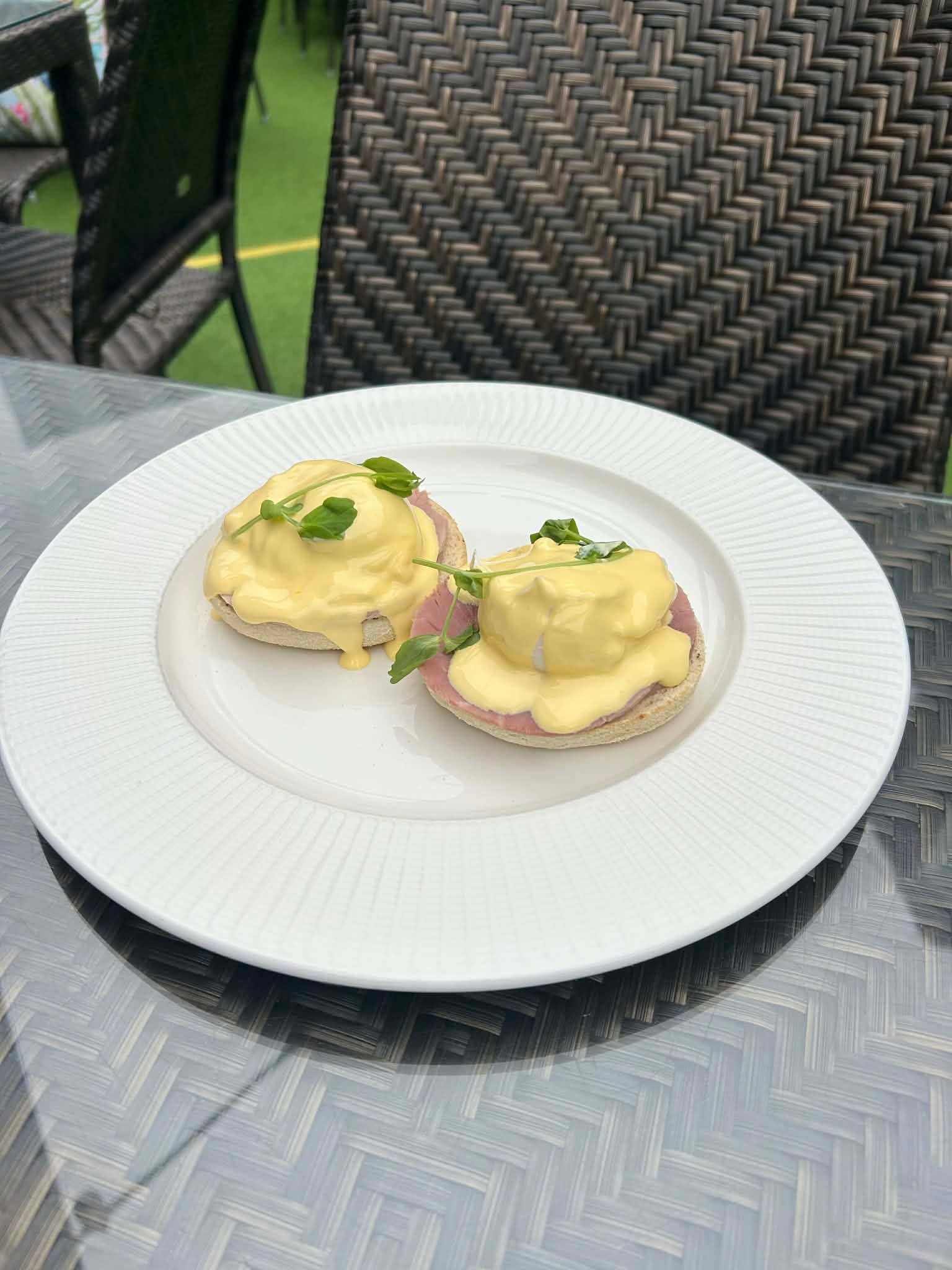 Two perfectly poached eggs, freshly laid just a couple of miles away in nearby Christleton, served on a lightly toasted muffin with ham and silky hollandaise sauce.
Simple, classic, and seriously delicious.
Join us on the terrace or in the restaurant and try our latest breakfast favourite for yourself. Served 7 days a week. ☀️☕️
#EggsBenedict #BreakfastInChester #ChesterBreakfast #BrunchInChester #ChesterFoodie #VisitChester #TerraceDining #BreakfastGoals #FoodieUK #IndependentHotel #CheshireFood #PoachedEggs #Hollandaise #BrunchLovers #SupportLocal #TasteOfCheshire