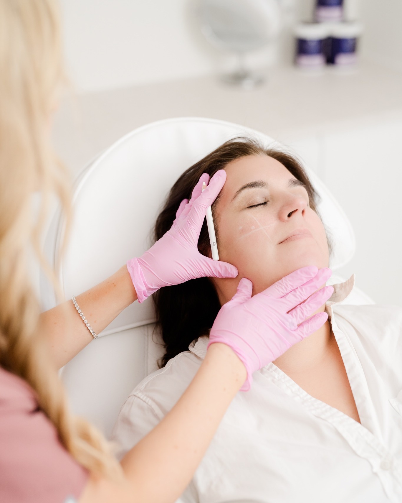 Sylfirm X for pigmentation β get ahead of summer sun damage
Summer sun is beautiful. But UV exposure is the number one trigger for pigmentation β and once it appears, it can be incredibly persistent.
Sylfirm X targets existing pigmentation at source β using precise radiofrequency energy to break down melanin deposits without damaging surrounding skin.
Book your Sylfirm X consultation now, before sun exposure peaks, and address pigmentation proactively rather than reactively.
Dr Emma at Simply Skin Clinic will assess your skin and advise whether Sylfirm X is right for you.
Link in bio.
β Simply Skin Clinic, Winchester
#SylfirmX #Pigmentation #SummerSkinDamage #SimplySkinClinic #WinchesterAesthetics @sylfirmx.official
