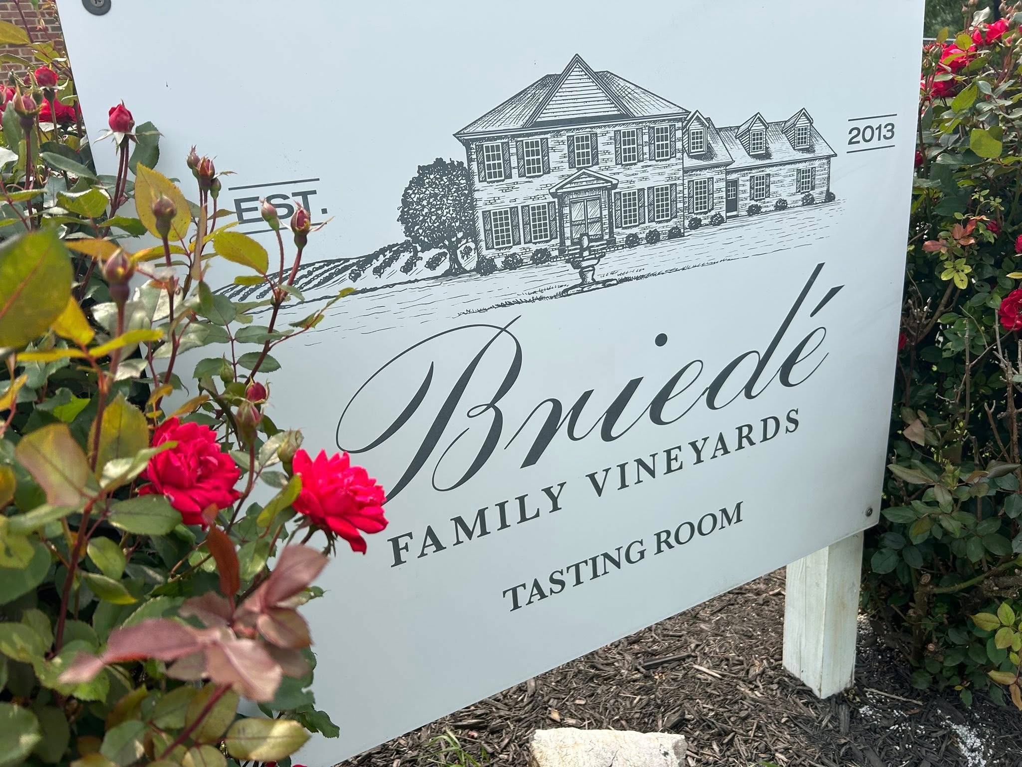 Whether you're looking for a relaxing afternoon with friends, a quiet glass of wine on the patio, or a fun weekend filled with music and great food - there’s always something special waiting at Briedé Family Vineyards.
Sip. Stroll. Stay awhile.