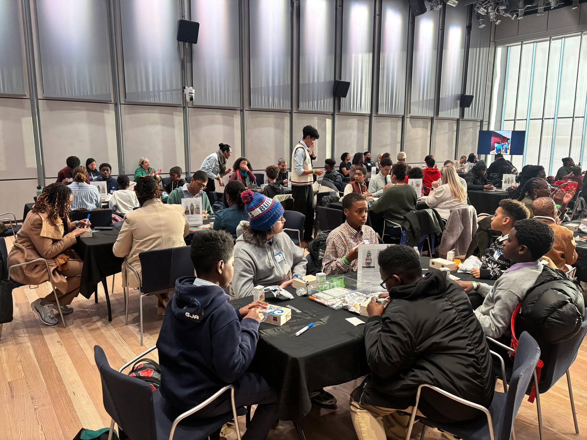Happy Monday! Last month we hosted to our Annual GJA x Whitney Museum Family and Friends Event at the @whitneymuseum. Thank you to our special partnership with the Whitney, we were able to host faculty, staff, students, alumni, Associate Board members, and future GJA families and boys who will be joining us in September. Once again, we owe a massive thank you to the Whitney and everyone who was able to make this happen and proliferate our beautiful relationship.
#needblindadmission #haveagjaday #financialaidforall