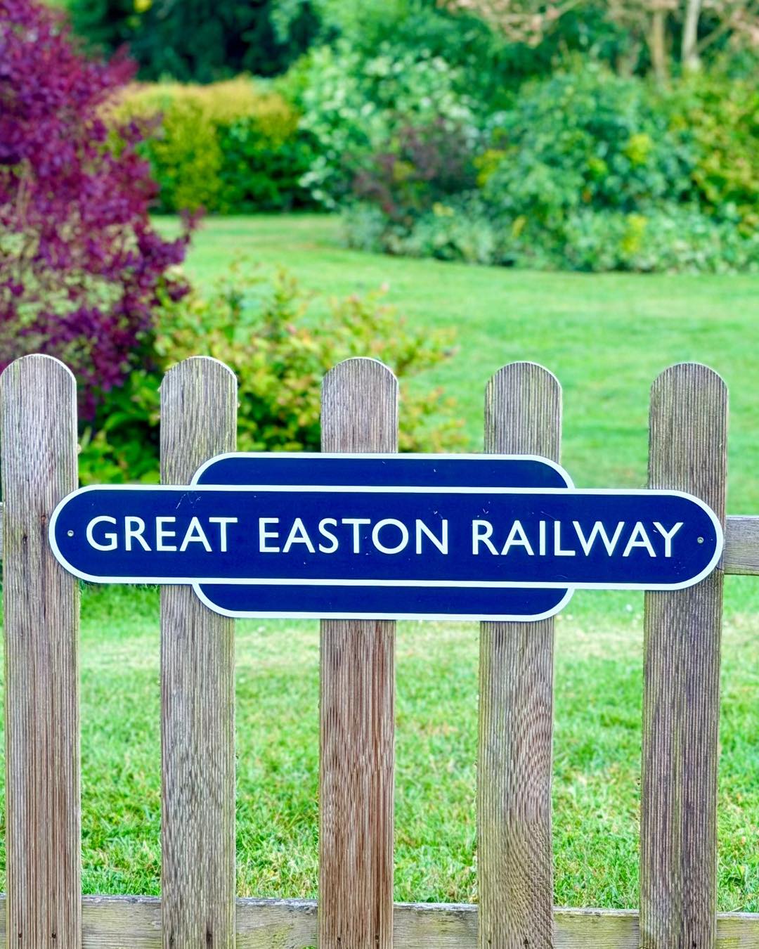 🚂🚂 All aboard…
On Wednesday night a few of the guys were joined by members of the Great Dunmow 41 Club and visited Great Easton to see the Great Easton Railway. A huge thanks to Rob for the tour and hospitality.
It’s a local hidden treasure and definitely recommended as a day out for all ages! We look forward to working with them for future events so keep your eyes peeled 👀
The final stop on the line was to a local pub for dinner and drinks
If you or the man in your life are looking for something different to do every other Wednesday then we might be just the stop for you! Our last event was a charity quiz and our next one is a visit to Duxford so there’s lots of variety and something for everyone! We also have a summer packed full of events starting with a Charity Golf Day in July 🏌️
Upcoming socials:
27th May at Duxford
June 10th Poker
June 24th health and fitness social
Feel free to drop us a message or a comment and we can get back to you on how you can get involved 💪🏼