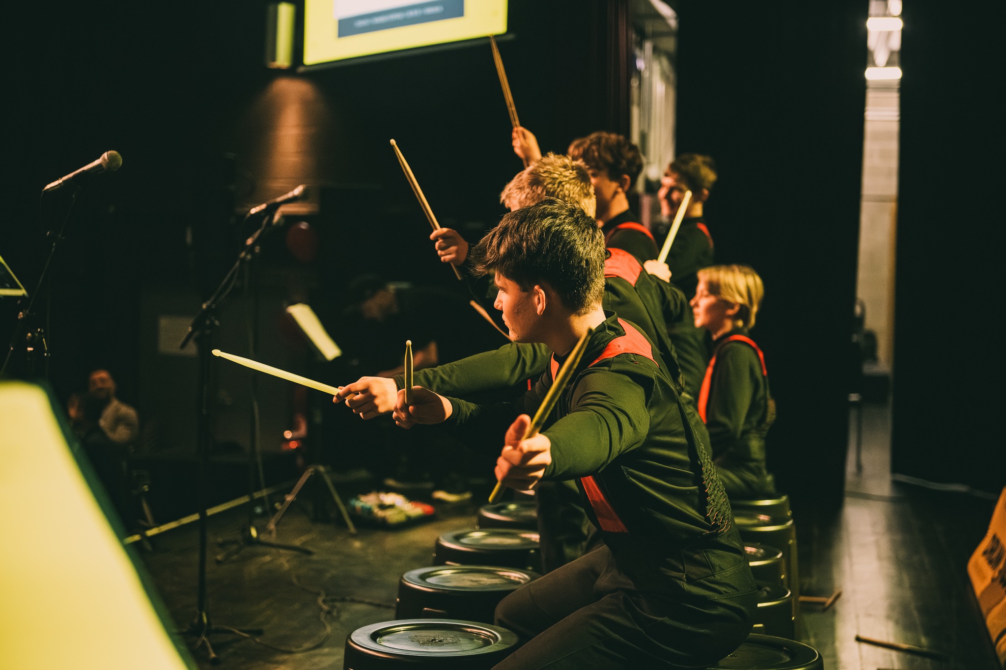 DrumSpirit Academy in actie op @drumscool_coaching On Stage!
Meer info over onze Academy? 👉 www.drumspirit.be/academy
DRUMKAMP
Ben je tussen 9 en 12 jaar oud? Zin om te drummen zonder al te veel notenleer? Dan is het DrumSpirit drumkamp wel iets voor jou! 🥁
Schrijf je hier in: https://forms.gle/qsUdWthsLNchaozT6