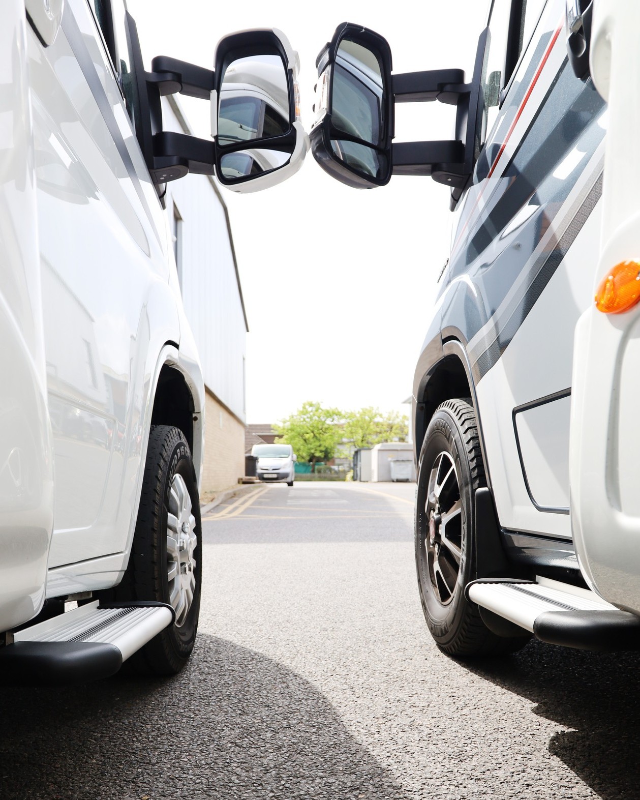 We had both this 2020 Auto-Trail & 2015 Auto-Sleeper motorhome in for sets of our super popular front side steps...
Motorhome access made simple 🔧
Get in touch to book your vehicle in today!
#motorhomelife #Motorhome #modcons #steps
