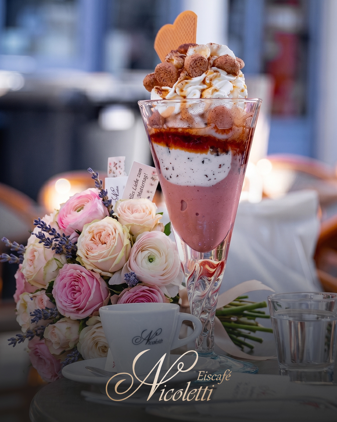 Buona Festa della Mamma 💐✨
Liebe, Wärme und ein süßer Genussmoment für die wichtigste Frau der Welt. 💕
Kommt vorbei und genießt unseren liebevoll zubereiteten Eisbecher in gemütlicher Atmosphäre bei Eiscafé Nicoletti. 🍨☕
Wir wünschen allen Müttern einen wunderschönen Muttertag! 🌷
#Muttertag #EiscafeNicoletti #DessertLiebe #Eisgenuss #CafeMomente