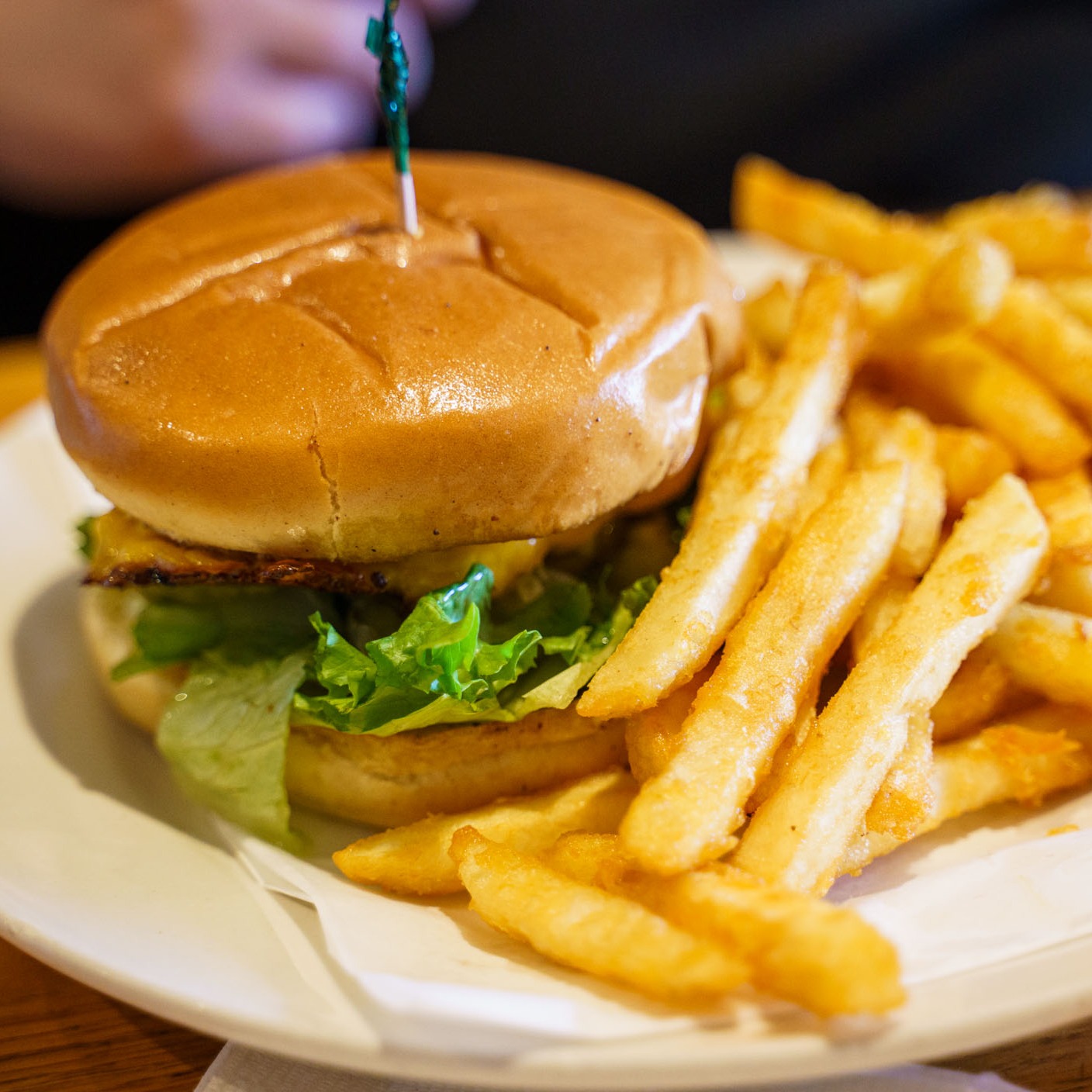 A beautiful sight after a full day of exploring downtown Centerville 😍🍔
📍Mason Jar Restaurant, Centerville, TN
📸: Karen Fox Photography
#visitcenterville