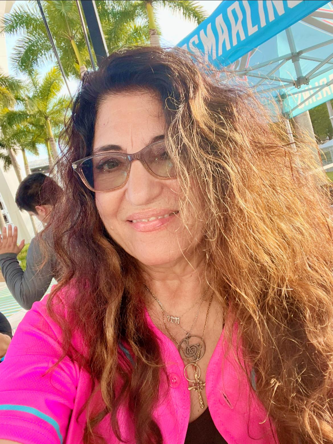 Really grateful for the people in my life who bring good energy, support, and genuine camaraderie. In a world full of noise, it means so much to share the journey with those who choose connection, encouragement, and mutual respect.
Thankful for the longtime bonds and excited for the new connections finding their place along the way. ❤️🎶
Selfie from the MizBehavin’ gig at loanDepot park — more pics from that epic Barbie Game Day and Cathy’s Birthday gig at Galuppi’s coming 🔜 📸 🎸 ⚾️ 🎹 🥁