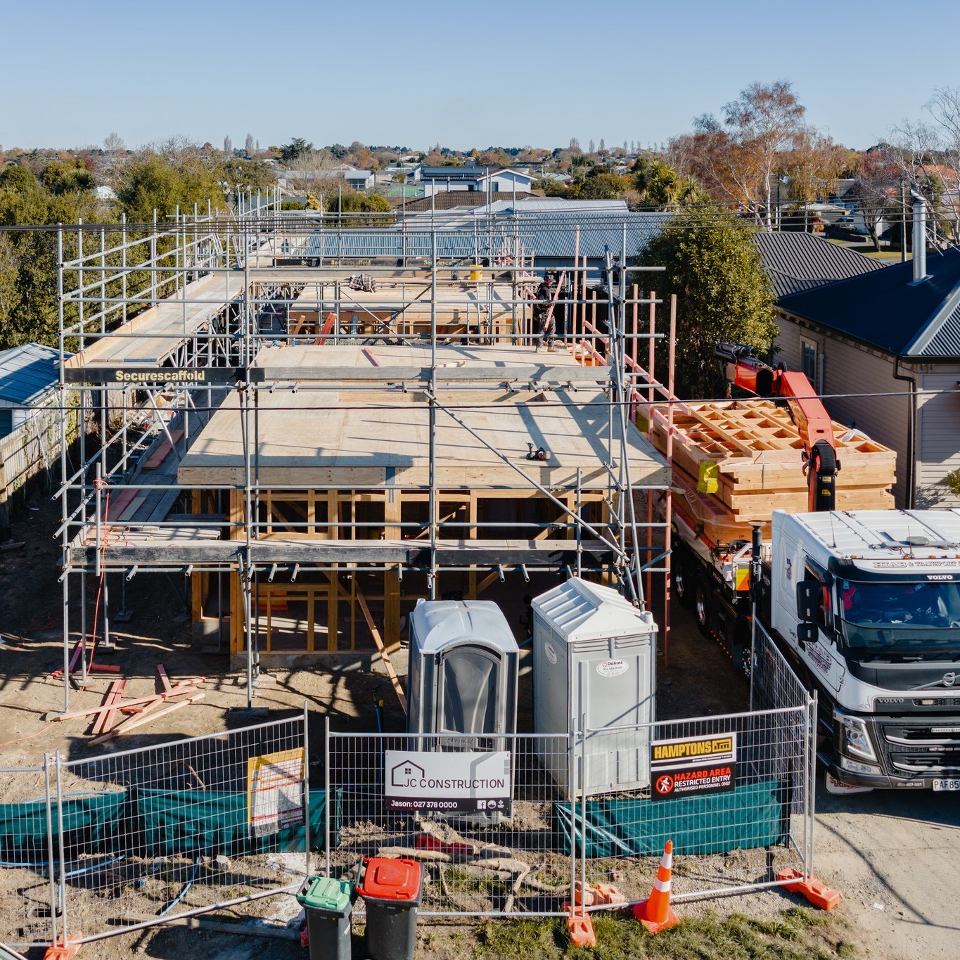 Another new project kicked off last week for the team - Simeon Street - Keen to get a roof on before winter really hits ❄ so the guys are absolutely smashing it and putting in the work. Landing Trusses this friday - 🔨 Want to chat about an upcoming development? Get in touch!
www.jcconstruction.co.nz #nzbuilder #newbuild #nzbuilders #property