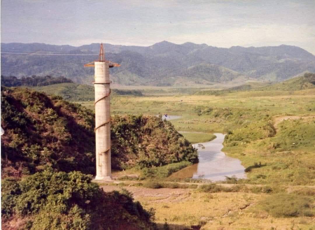 📸 September 20, 1978 — a moment that changed Costa Rica forever. ❤️
This incredible photo was taken just 30 minutes after the floodgates were closed to begin filling the Arenal Reservoir in Guanacaste — one of the most important engineering and environmental milestones in Costa Rican history. 🌊
Today the Arenal Reservoir powers a large part of our country and its breathtaking landscape attracts visitors from all over the world. ✨
History is all around us here in Costa Rica — you just have to know where to look. 🇨🇷❤️
#CostaRica #PuraVida #ArenalReservoir #EmbalseArenal #Tilarán #Guanacaste #CostaRicaHistory #HiddenHistory
