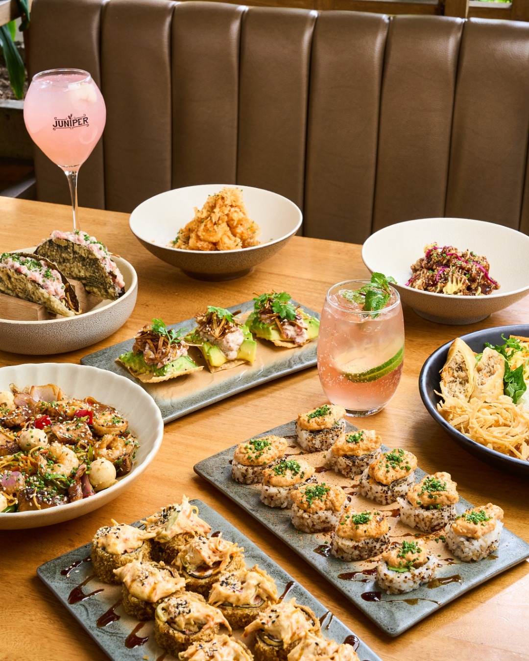 Si tu mesa es de un sólo plato, estás eligiendo mal. En @123wok morimos de ganas de verte probar nuevos sabores. Que te arriesgues con nuestra carta y nos permitas sorprenderte.
Te esperamos para servirte una mesa arcoíris 🌈.
📍Centro Comercial Oviedo
📍Ed. Armóniko - Laureles (con parqueadero público)
📍El Tesoro - Sunset
📍Mall Interplaza