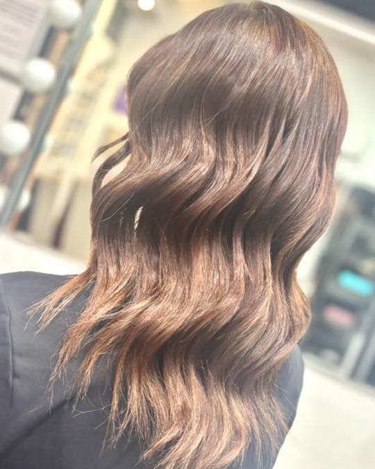 Another transformation!! ✨
Slowly lifting box dye! Low and slow to keep hair healthy perfect 🤩
📍Salon Sienna , Alkrington
☎️01616540626
📧info@salonsienna.co.uk
#transformation #softcaramel #manchestersalon #salonsienna