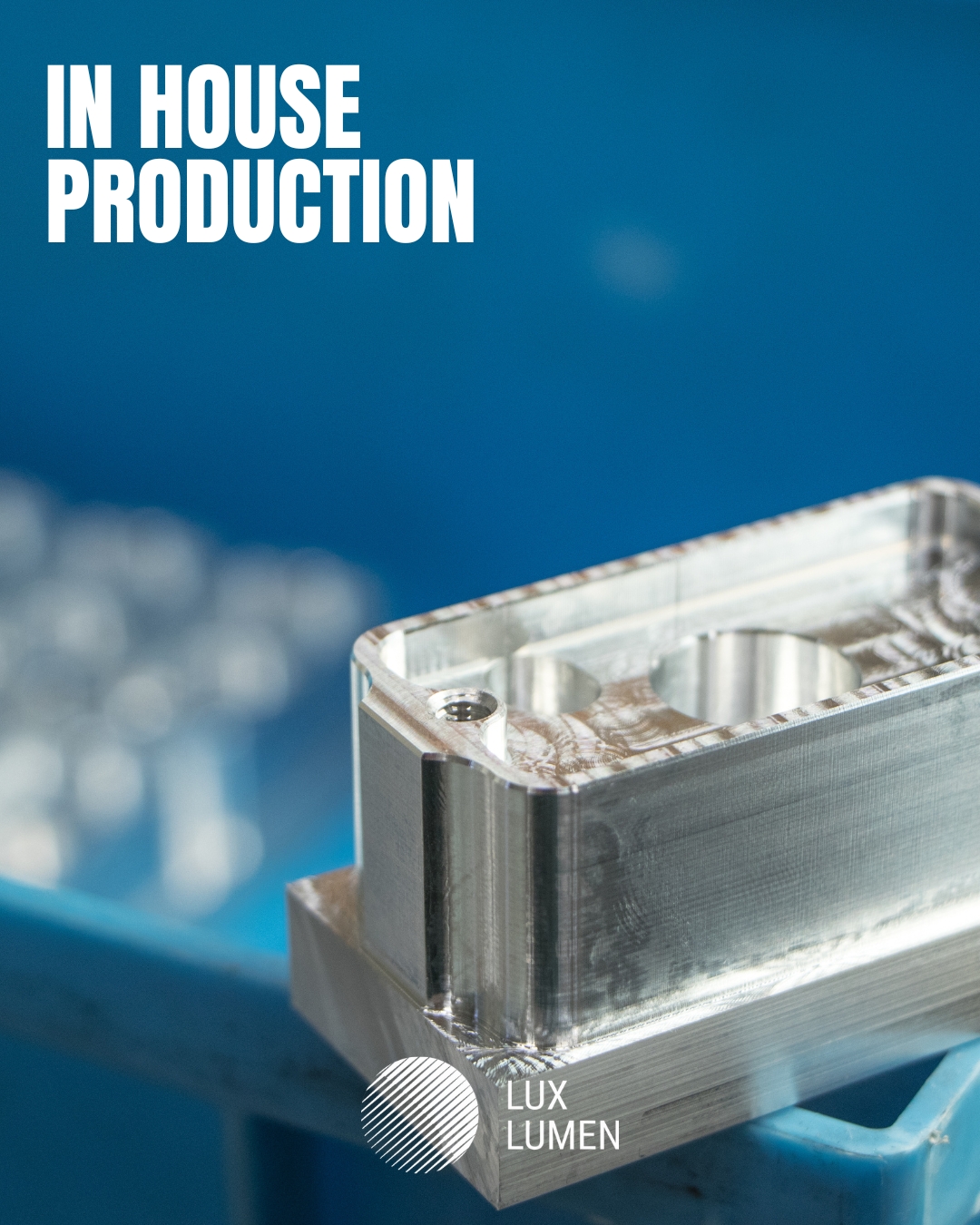 A look behind the scenes in our atelier, where Yorick is milling aluminium components for our Starguides. We try to keep as much of the production process in house as possible. By handling machining, assembly and development ourselves, we maintain full control over quality, timing and every technical detail that goes into our products. It also gives us the flexibility to prototype faster, fine tune components when needed and ensure every piece leaving the atelier meets the standards we aim for.