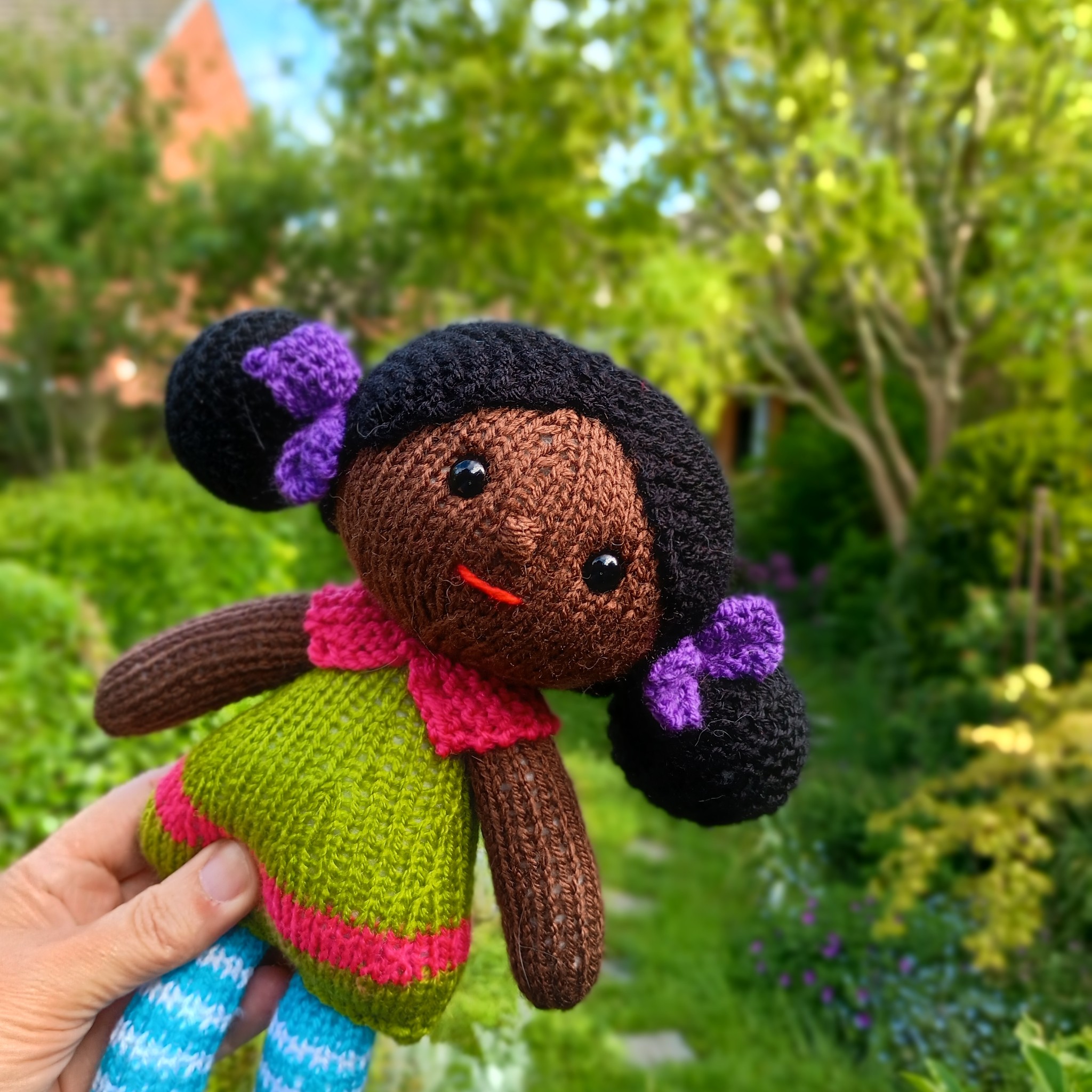 I’m excited to share the third doll in my new set with you all!
I’d love your help—do you have any fun or creative ideas for naming the three dolls?
And if you can think of a catchy pattern title for the set, I’d really appreciate your suggestions!