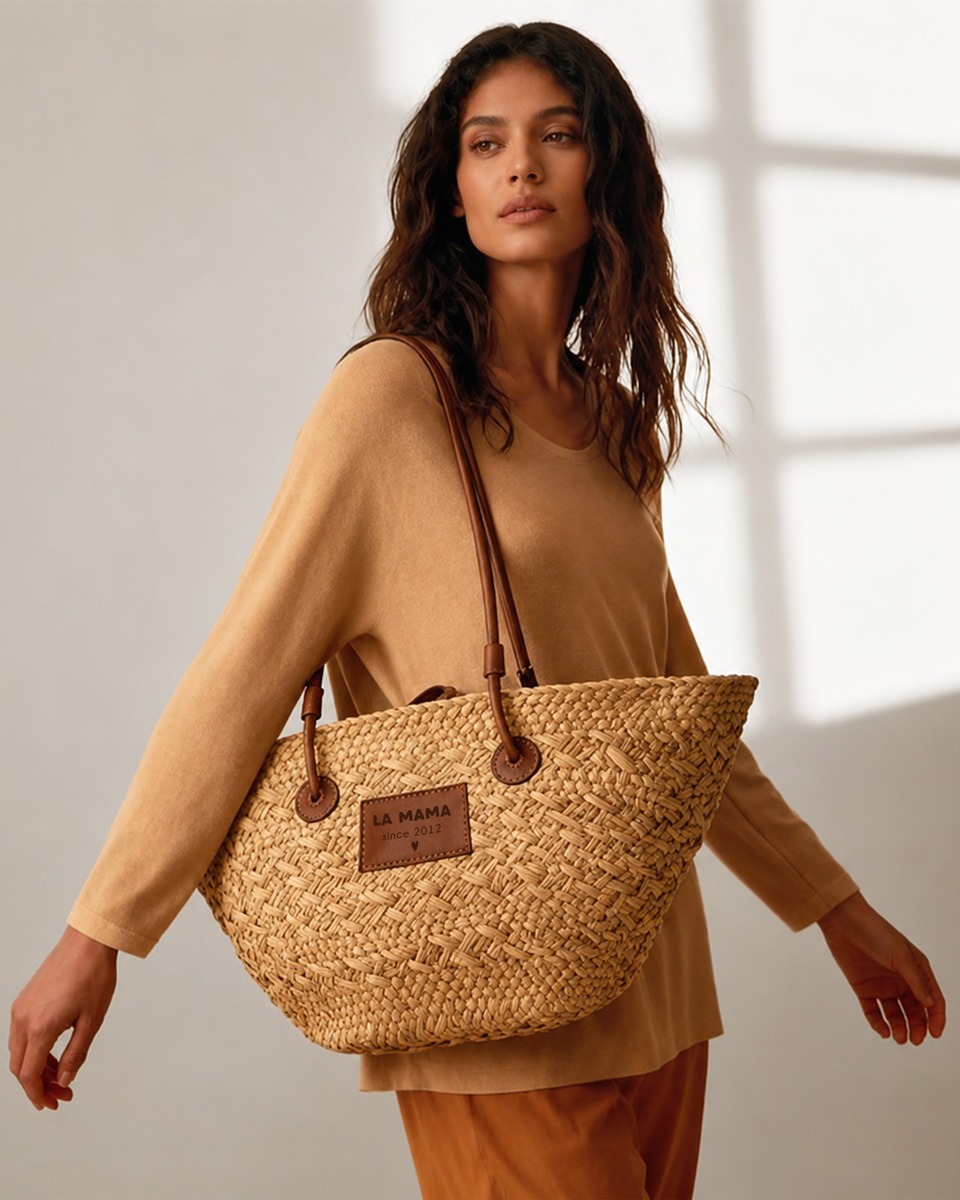 Le cabas qui sent bon les vacances, les marchés d’été… et les mamans stylées ☀️🤎
Le sac BAHIA, c’est le compagnon parfait pour trimballer toute sa vie dedans, avec allure.
Et entre nous, à l’approche de la fête des mères, il ferait un très joli “merci pour tout” 🫶
À personnaliser pour créer un cadeau unique, qu’elle gardera des années ✨
#fetedesmeres #cadeaufetedesmeres #cabas #sacpersonnalise #summer #luzetnina #cadeaupersonnalise #maman #ideecadeau #beachbag #cabastresse