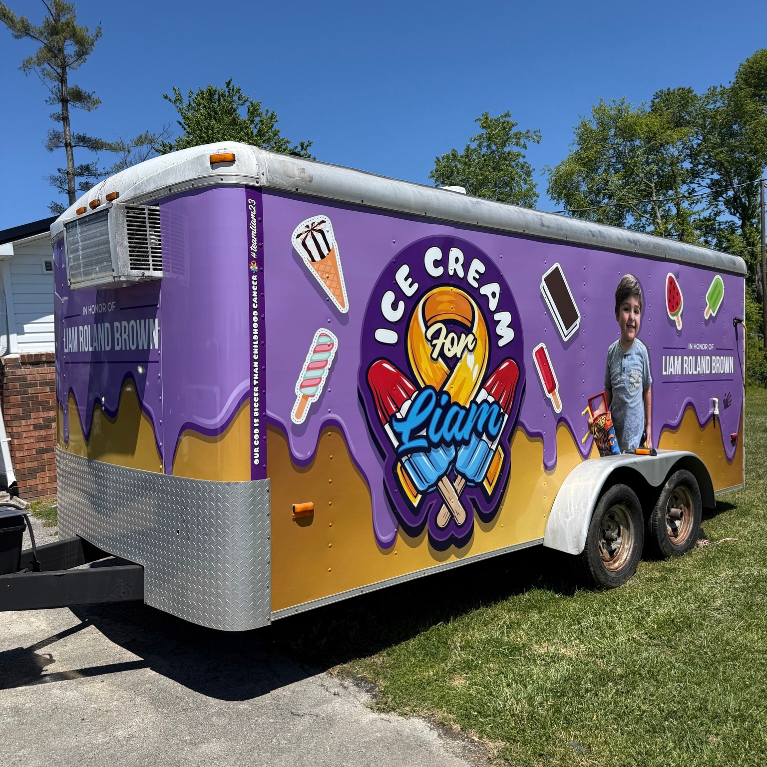 By and far one of the most meaningful wraps I've been honored to work on. Liams family sells ice cream to raise funds to help families battling childhood cancers.
.
Thank you to the Brown family for choosing to work with me for the design and installation of this wrap that honors your son.