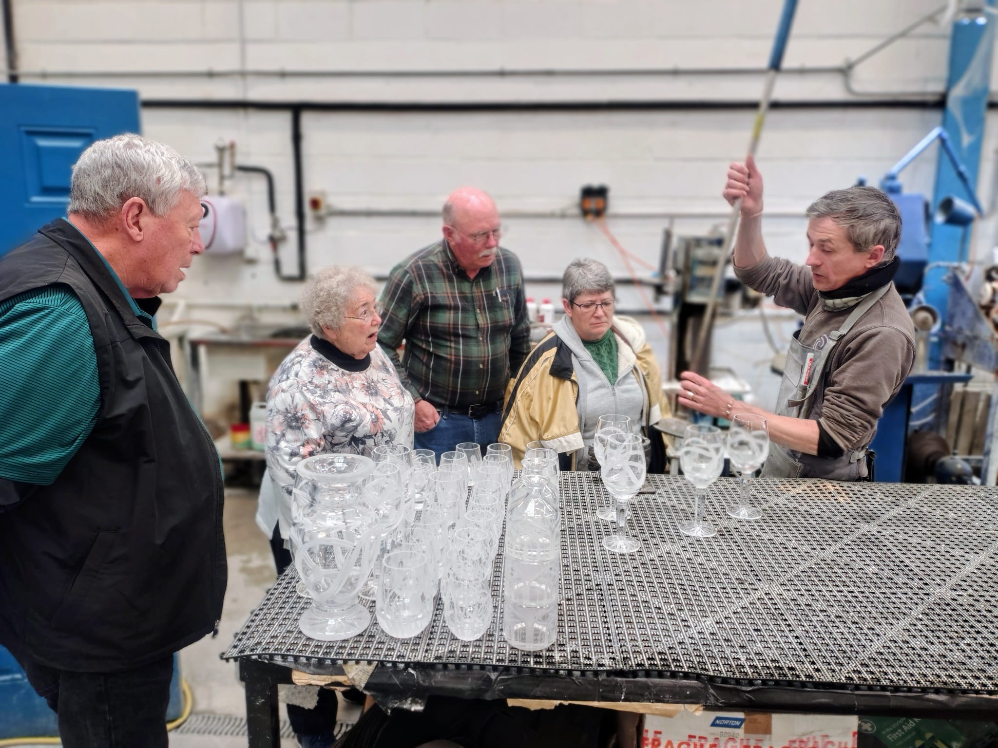 At the Dingle Crystal , our guests were amazed watching crystal being crafted by hand . That moment when your face says: “wait… so THAT’S how it’s actually made?” 😄📸