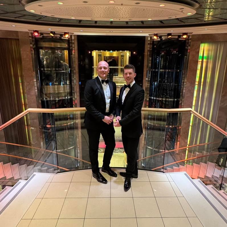 Itās Formal Night on P&O Ventura and we have our dinner suits on. š¤µš»āāļø
See our full Celebration Night experience, including food and entertainment in our latest video.
#FormalNight #Cruise #CruiseTips #Tomanddomtravel