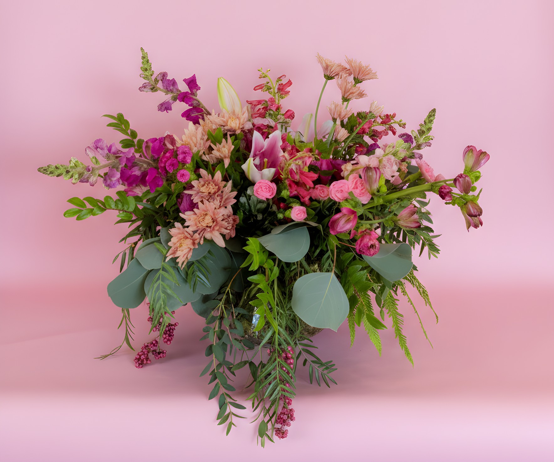 Denise Lancaster AIFD Cfd
Design in Yummy Pinks🌸🌸
#ABF#lilies#roses#snapdragons
