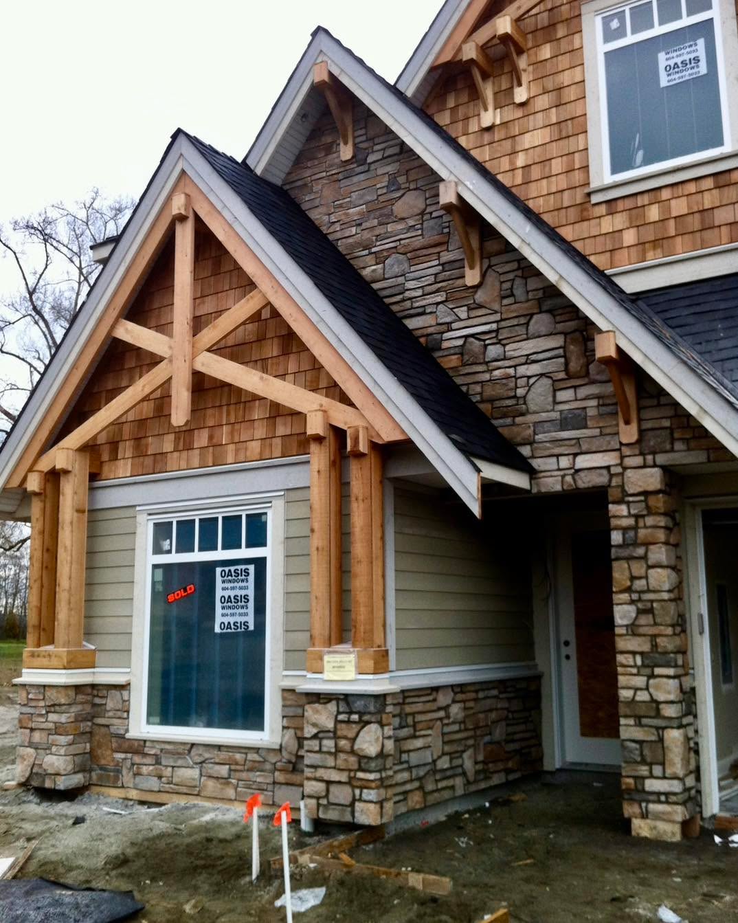 Throwback Thursday to this sharp looking mix of ledgestone and jumpers out in Ladner
#stonemasonry #entrancedesign #stonework #stoneveneer