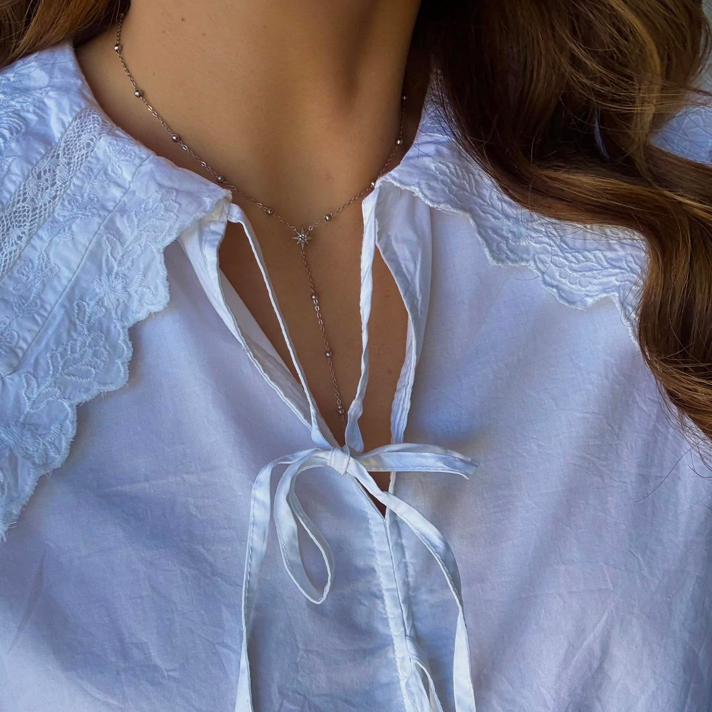 • CLOTHILDE 19,99€
#faitmain #collier #handmade #jewerly #bijoux #bijouxfemme #bijoux #doré #necklace #creation #creationbijoux #cjjoyas