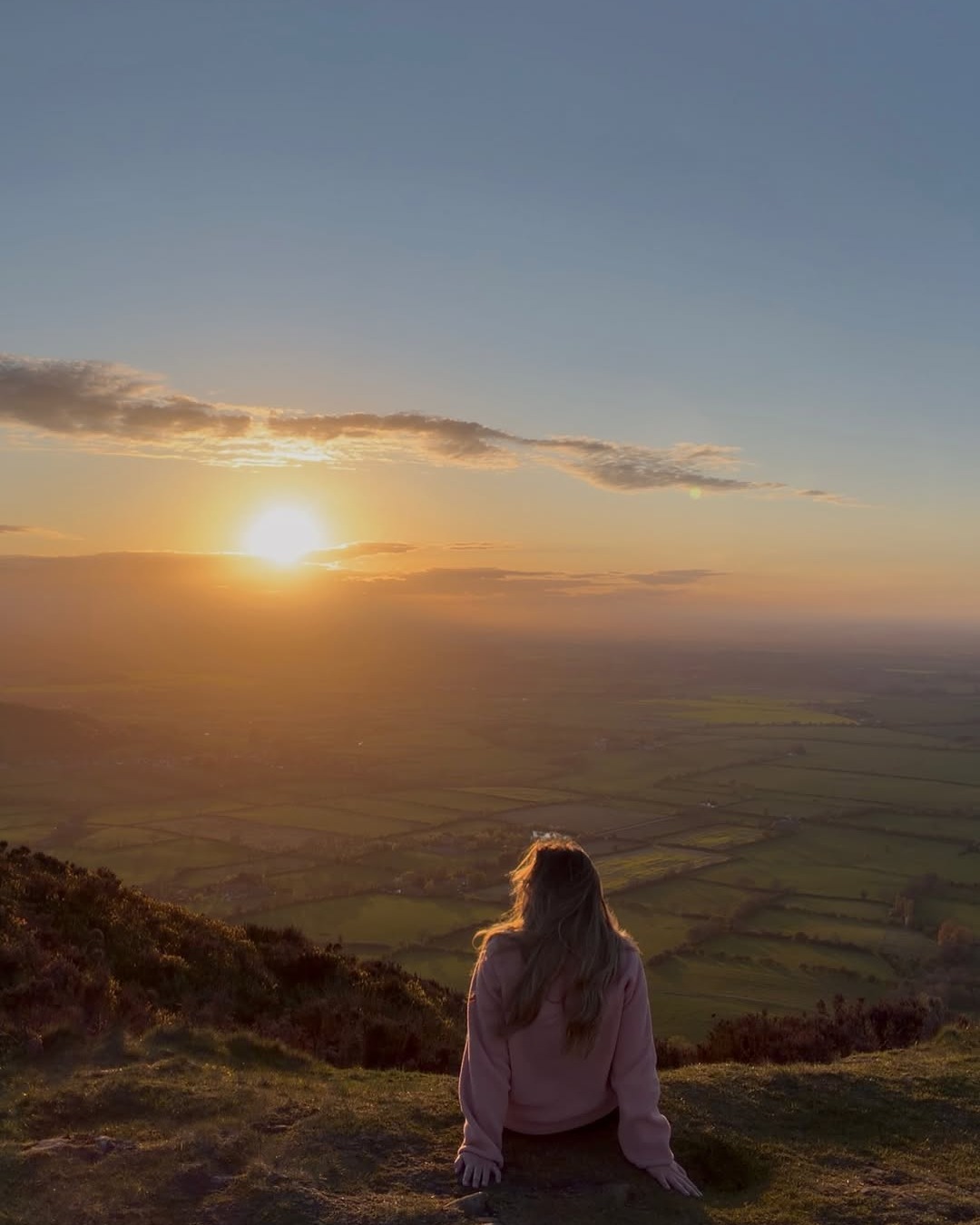 A beautiful sunset from Carlton Bank, @northyorkmoors taken by @danandthedogs 😍
When you visit North Yorkshire please remember 👇
The risk of wildfire is very high during the warmer months, just one spark can cause devastating damage to landscapes, wildlife and local communities.
🧺 Think picnic, not BBQs or campfires
🚭 Dispose of cigarettes responsibly
🚮 Take your litter home. Glass bottles and reflective waste can ignite dry vegetation in sunlight
🚒 If you see a fire, call 999 immediately
#DontSparkDisaster #WildfirePrevention #ShareWithCare #NorthYorkMoors #NorthYorkshire