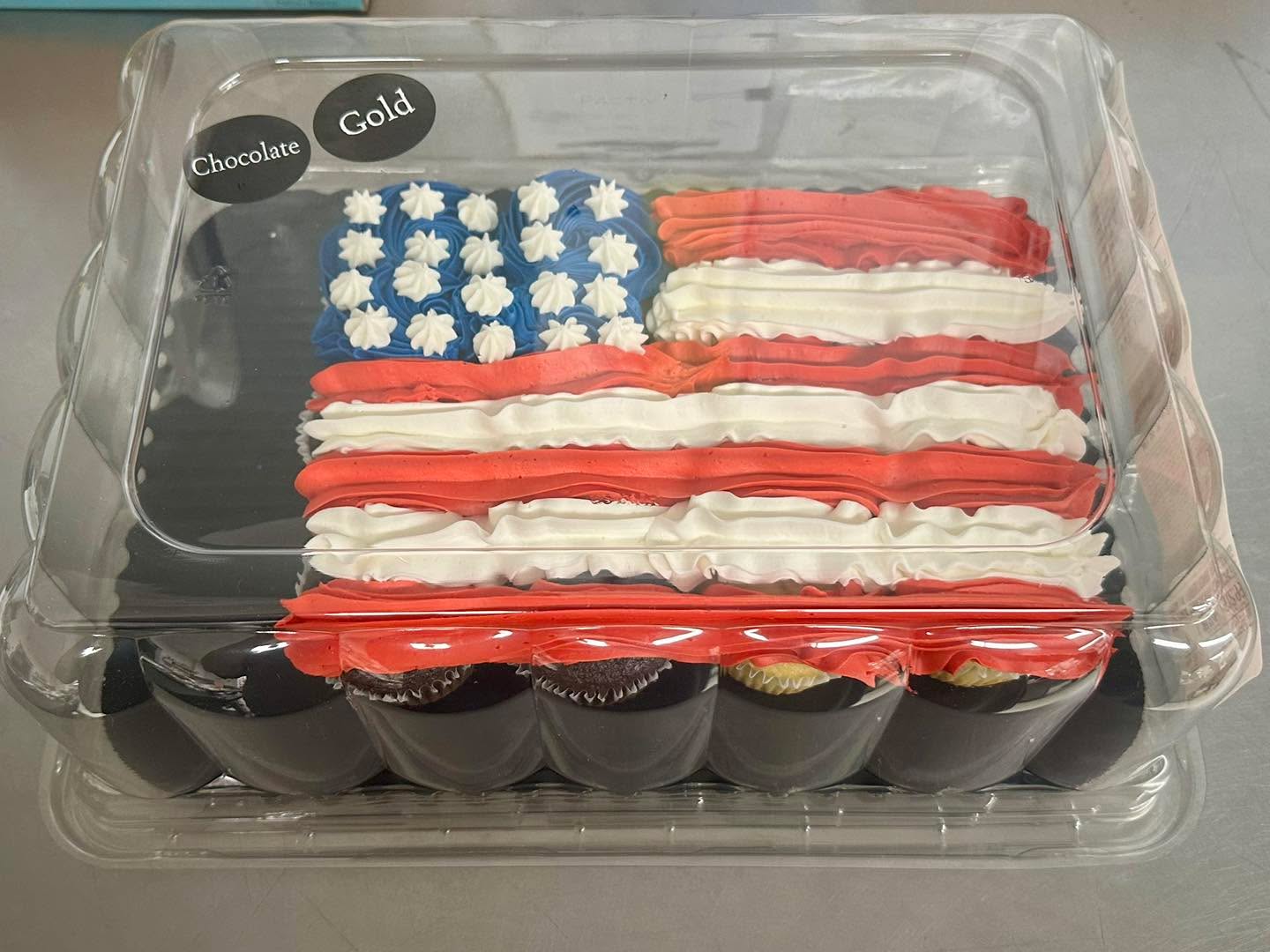 👀 Check out our bakery department and their Memorial Day treats!! 🇺🇸