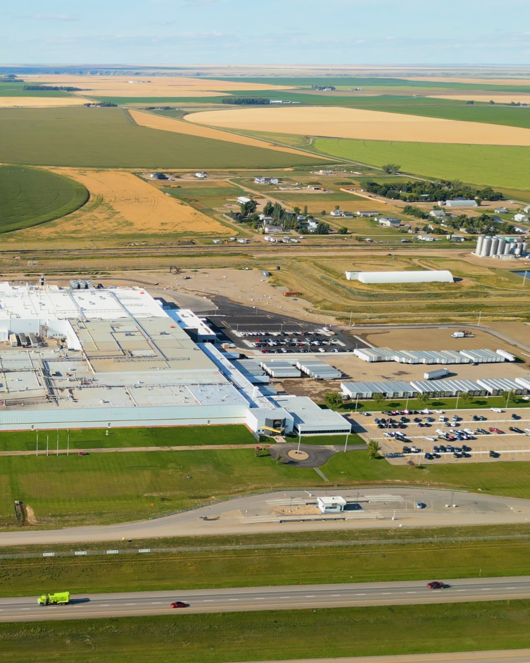 From field to freight, Southern Alberta’s economy depends on strong relationships across industries.
Regional initiatives like Canada's Western Gateway and @cpfc2025 are helping strengthen the connections between agriculture, food processing, transportation, logistics, and investment attraction.
Together, these industries support how products move from production to market, while helping position Southern Alberta as a competitive region for growth. When we connect the right people, infrastructure, and opportunities, we strengthen the entire regional economy.
Explore how Southern Alberta is moving from field to freight. canadaswesterngateway.ca