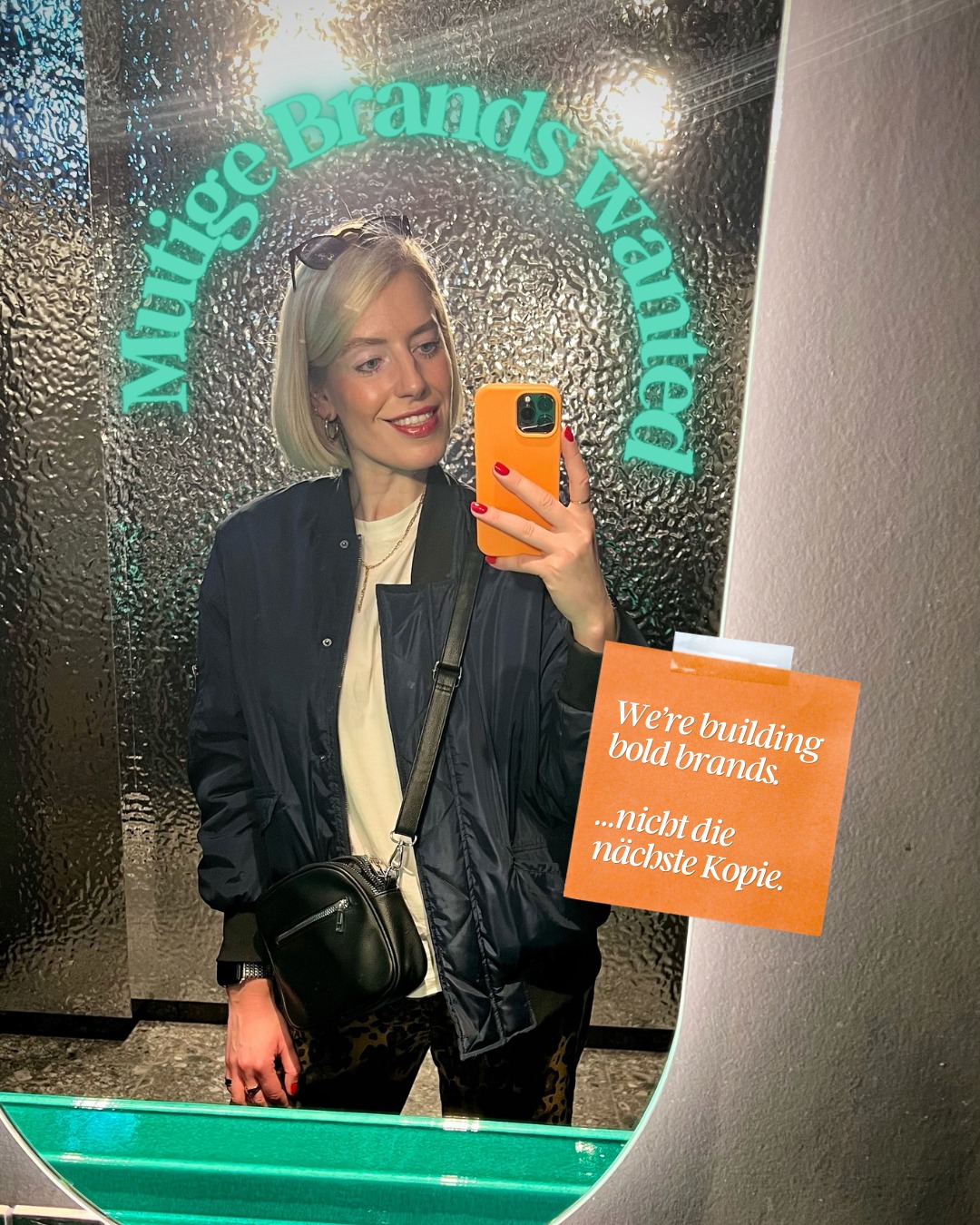 Wir suchen keine perfekten Feeds.
Keine Copy-Paste-Ästhetik.
Keine „funktioniert halt gerade“-Strategien.
Wir suchen:
💚 mutige Marken
🧡 klare Meinungen
🩷 echte Persönlichkeit
Denn genau daraus entsteht Content, der nicht nur gut aussieht, sondern hängen bleibt.
Wenn du…
• nicht mehr austauschbar sein willst
• deine Marke wirklich zeigen willst
• bereit bist, sichtbar zu werden (auch wenn’s nicht immer bequem ist)
➡️ dann sollten wir sprechen.
Strategie, Branding & Content – aber mit Substanz.
#branding #contentstrategie #personalbranding #socialmediamarketing #sichtbarkeit