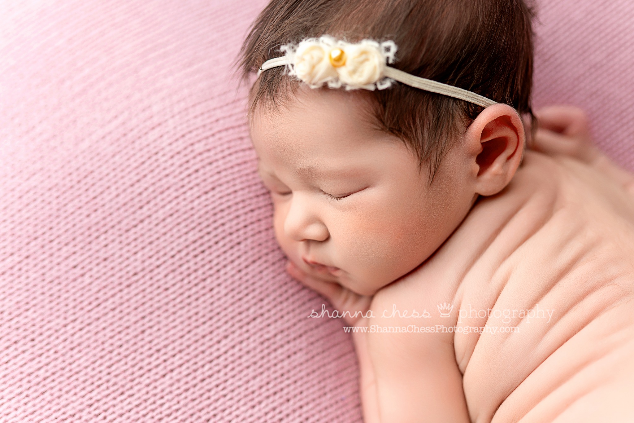 Gorgeous Eliana coming in hot with some amazing hair, not to mention those rolls!!
.
.
.
.
.
.
.
.
.
#EugeneNewbornPhotographer #OregonNewborn #EugeneMoms #NewbornPortraits #EugenePhotography
