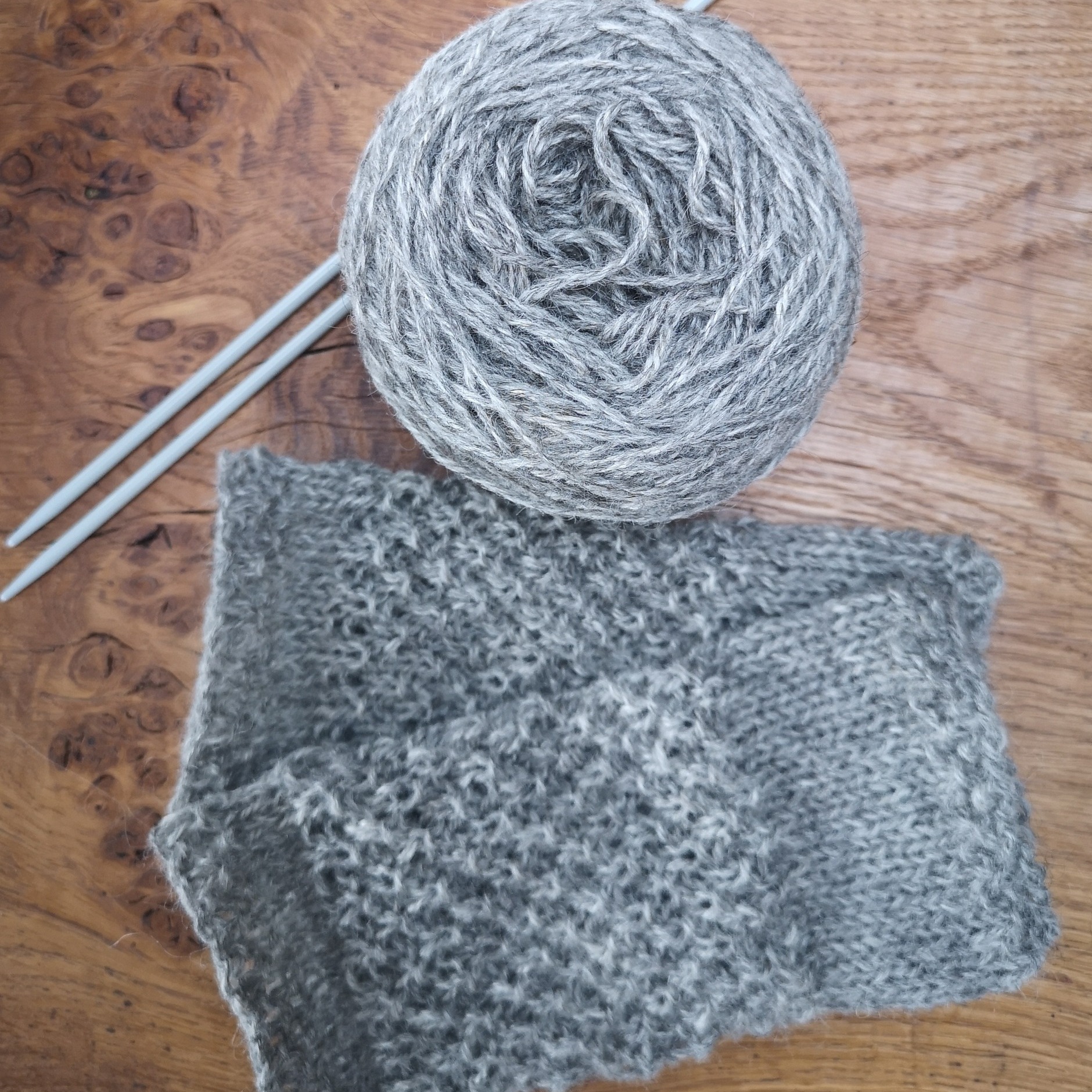 Isn't it great that making is not only enjoyable but is also good for us unlike eating chocolate or drinking wine! Not that I don't do those too!
I've made things for most of my life and I'm sure it's what helped me to survive a very demanding job for so long - I've knitted and hand quilted on long haul flights and in hotel bedrooms of an evening. Sometimes dreaming of the next project and the yarns you might use is just as relaxing. I stop thinking of everything else when I make and it takes my thoughts away of work or chores or the challenging times we live in.
So when I started Woolplay (indeed clue in the name) I wanted to encourage play and making as much as using British Wool. Almost from day 1 we've held regular cake + make get togethers so you can come and make at our studio. I love them as it's time out for me to work on a project and if I get some company so much the better.
So if you're around this afternoon why not pop over any time after 2pm and give yourself permission to play and make
#craftingismytherapy #wellbeing #selfcare #slowliving #mindfulness #simplejoys #metime