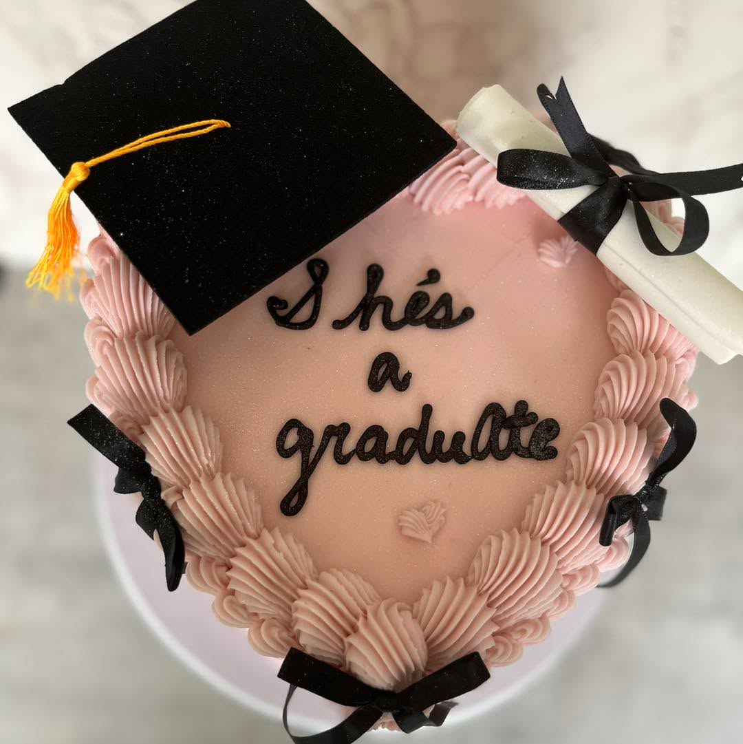 Happy happy graduation and wedding season!!! Frost Eat Love has been busy in the kitchen making lots and lots of sweet customized treats, and I certainly haven’t gone anywhere!
I wanted to check in and wish all the graduates and their loved ones a very special graduation day. It truly takes a village, and all of those special people, time, and love given hasn’t gone by unnoticed. The best of wishes and blessings as the next stage of your life is starting, wherever that may take you!