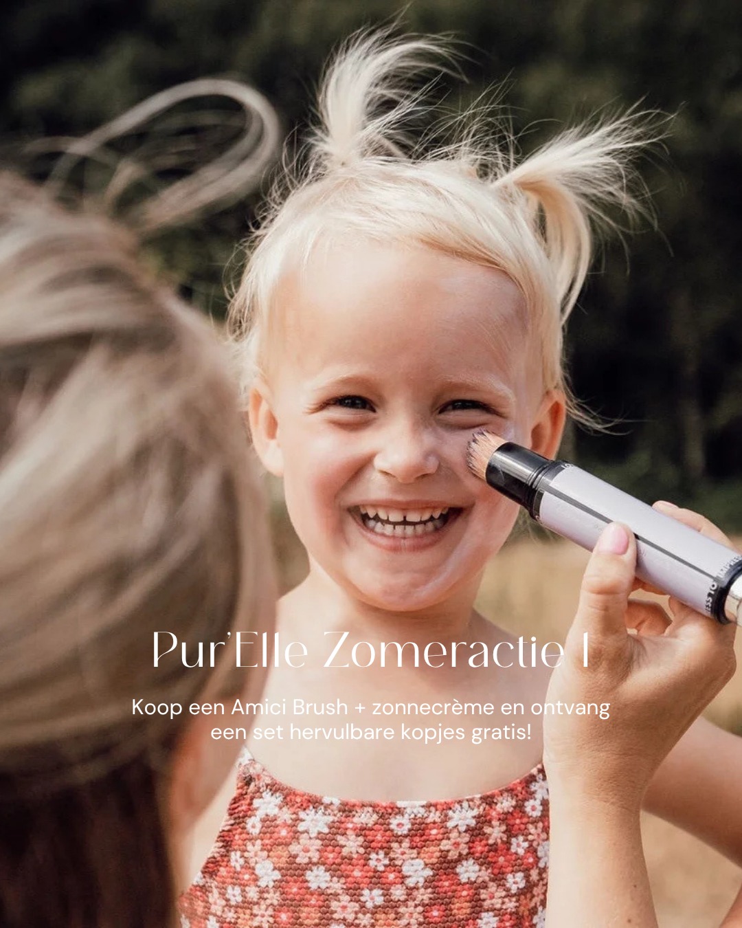 ☀️ Juni = Tijd voor zomeracties!
Deze maand heb ik twee heel leuke zomeracties voor jou klaarstaan. Helemaal gericht op wat écht telt: je huid beschermen en laten stralen, nu en op lange termijn.
Zomeractie 1 ✨
➡️ Koop een AMICI hervulbare borstel + zonnecrème & ontvang GRATIS een set hervulbare kopjes.
Met deze actie vergeet je je SPF nooit meer 😉 De Amici Sun Brush zorgt ervoor dat je je zonnebescherming snel, proper en zonder gedoe kan aanbrengen, waar je ook bent. Ideaal voor onderweg dus, op vakantie en ook superhandig om te gebruiken bij de kids.
Nu verkrijgbaar via de Pur’Elle webshop (www.purelle.be) of kom langs op afspraak 💛
Hou onze pagina in de gaten om de tweede zomeractie te ontdekken 👀
Veel liefs,
Lien
Pur’elle Huidinstituut
☎️ 0494 58 65 50
📩 info@purelle.be
🌍 www.purelle.be