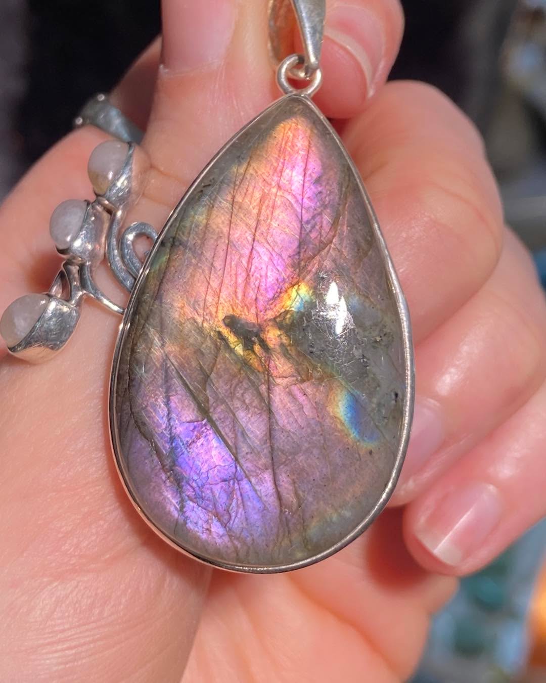 Purple Labradorite pendants set in Sterling Silver ✨🔮🌟
All with beautiful purple flash. Labradorite is a crystal of connection, it is also thought to help bring calm
For more information or to purchase any of the pieces shown give us a message or comment down below
.
.
.
#crystalshopuk #labradorite #labradoritenecklace #labradoritejewellery #crystalmagic